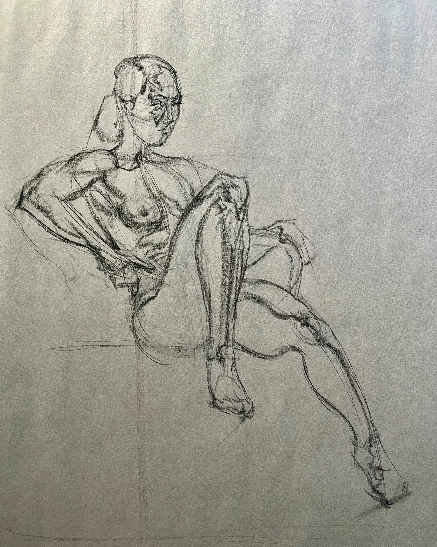 Short poses from last night's figure session at the @bostonfigurecenter. I'm very influenced by the Watts Atelier method of drawing so I'm always emphasizing a shadow pattern after I've established the structure of the figure.

#art&nbsp;#artist&nbsp
