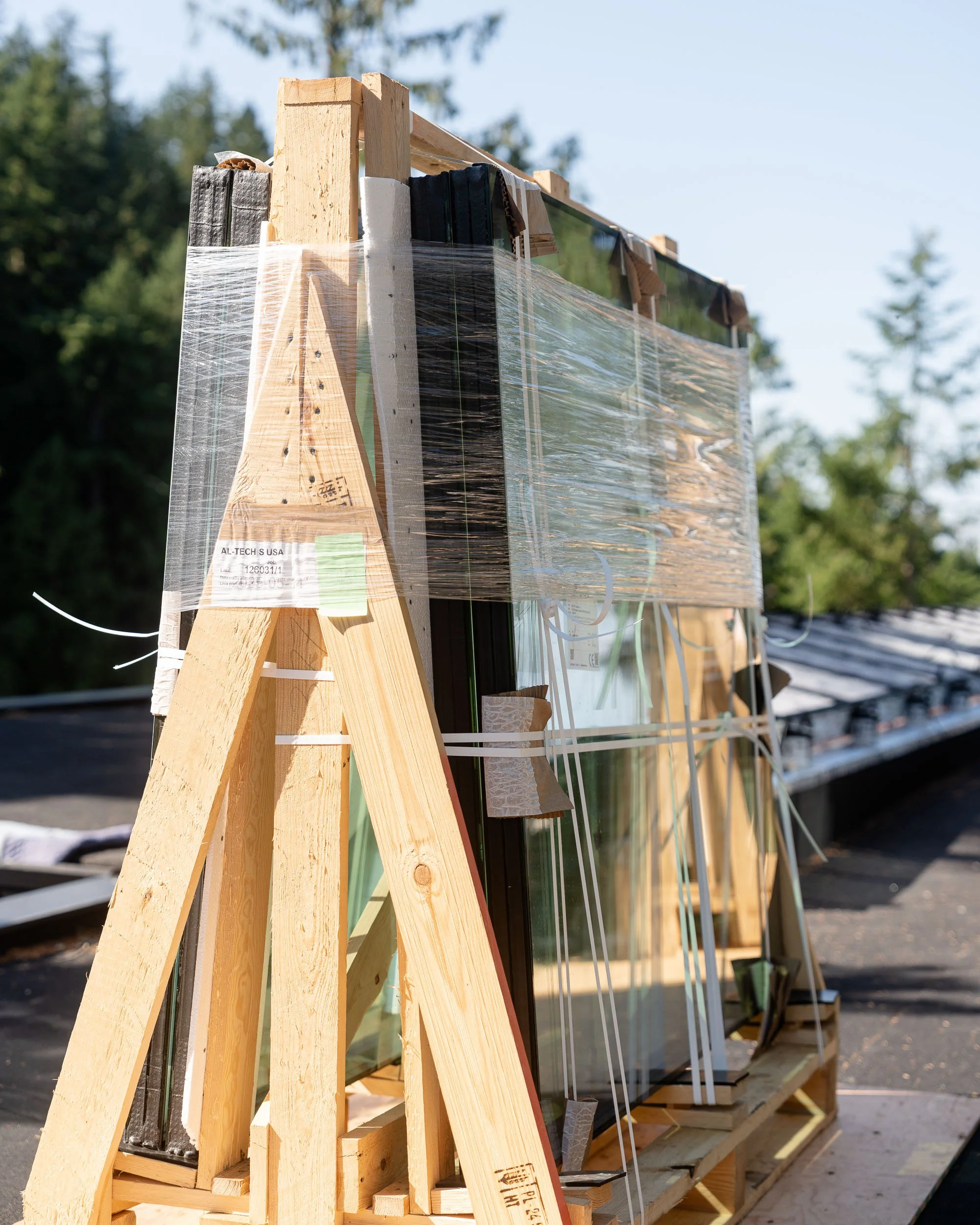 window-merchant-saltspring-glass-web-5.jpg