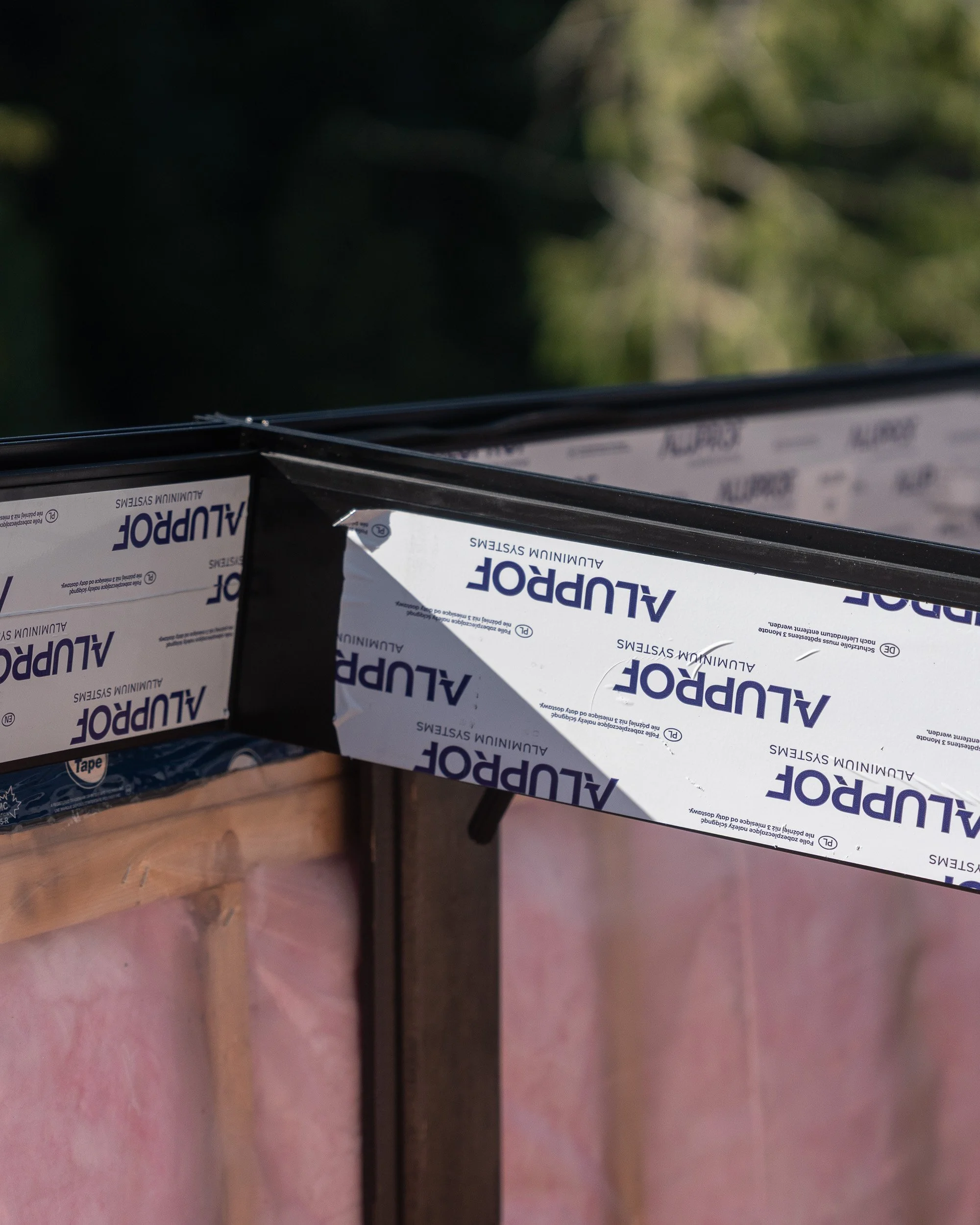 window-merchant-saltspring-frames-web-18.jpg