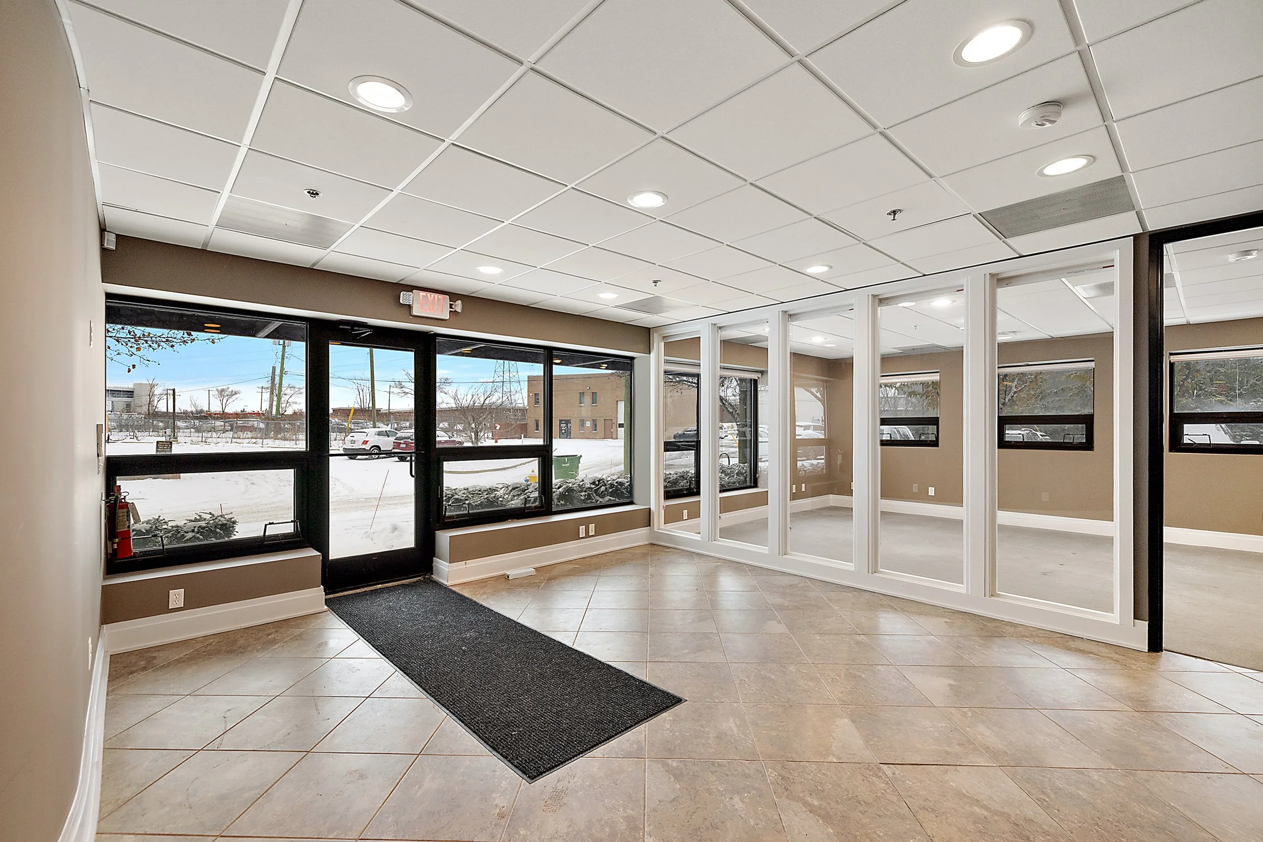 21-2388 Cole Suite 203-21.jpg