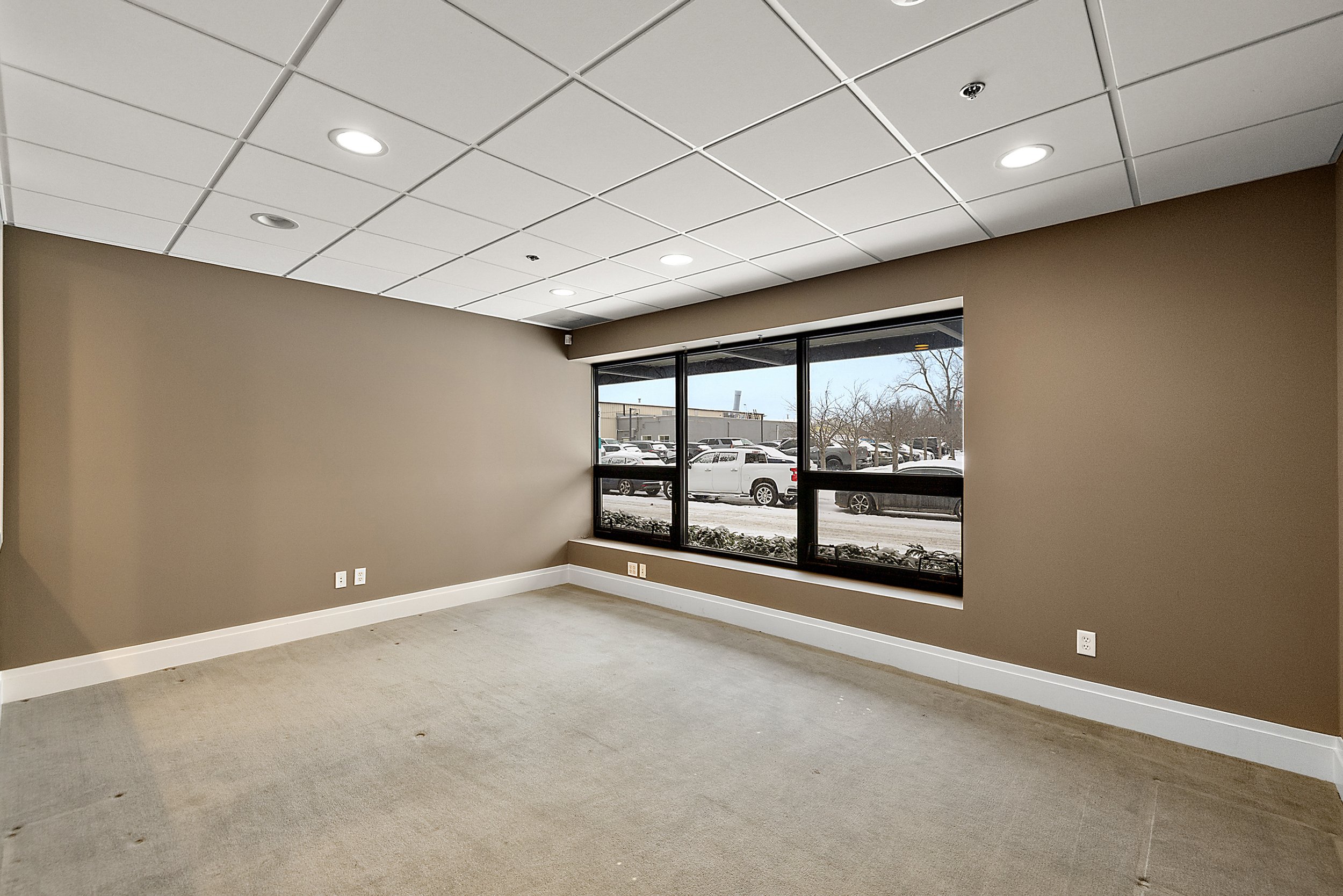 29-2388 Cole Suite 203-29.jpg