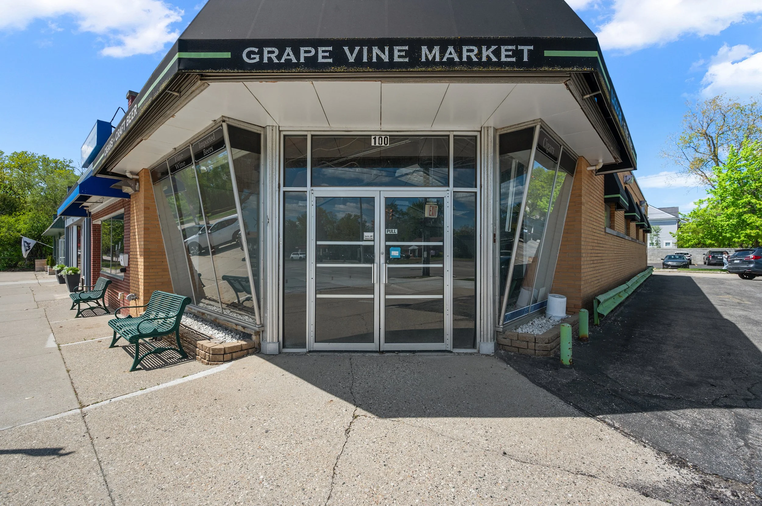 100 W. 14 Mile Road, Birmingham, MI 48009