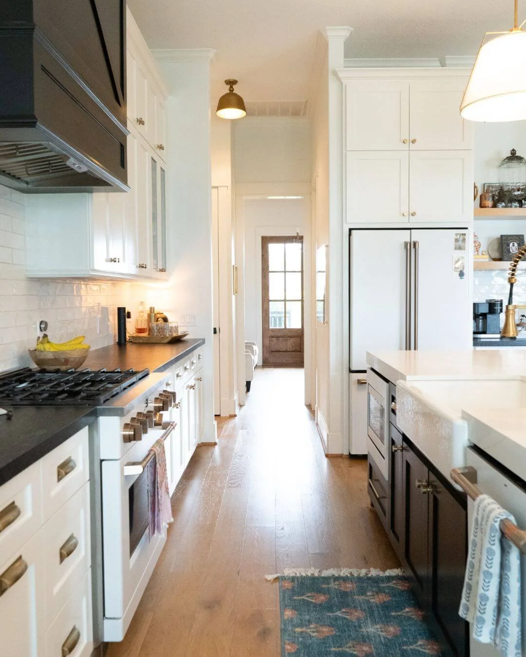 Gems-Custom-Homes-Mont-Belvieu-HomeBuilders-New-Construction-Gardner-Luxury-Homes-On-Galveston-Bay-2-Kitchen-Retreat.jpg