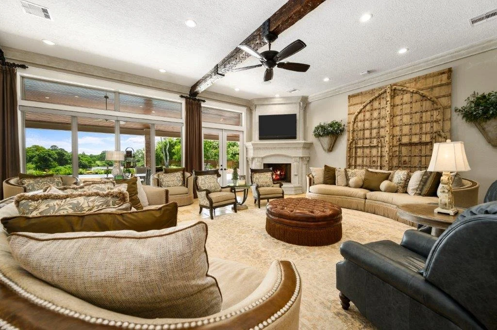 Baytown-Texas-Luxury-Home-Gems-Custom-Homes-Builder-New-Construction-Remodel-Renovate-Living-Spaces-2.jpg