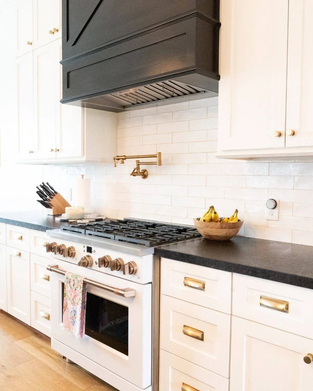 Gems-Custom-Homes-Mont-Belvieu-HomeBuilders-New-Construction-Gardner-Luxury-Homes-On-Galveston-Bay-3-Kitchen-Retreat.jpg
