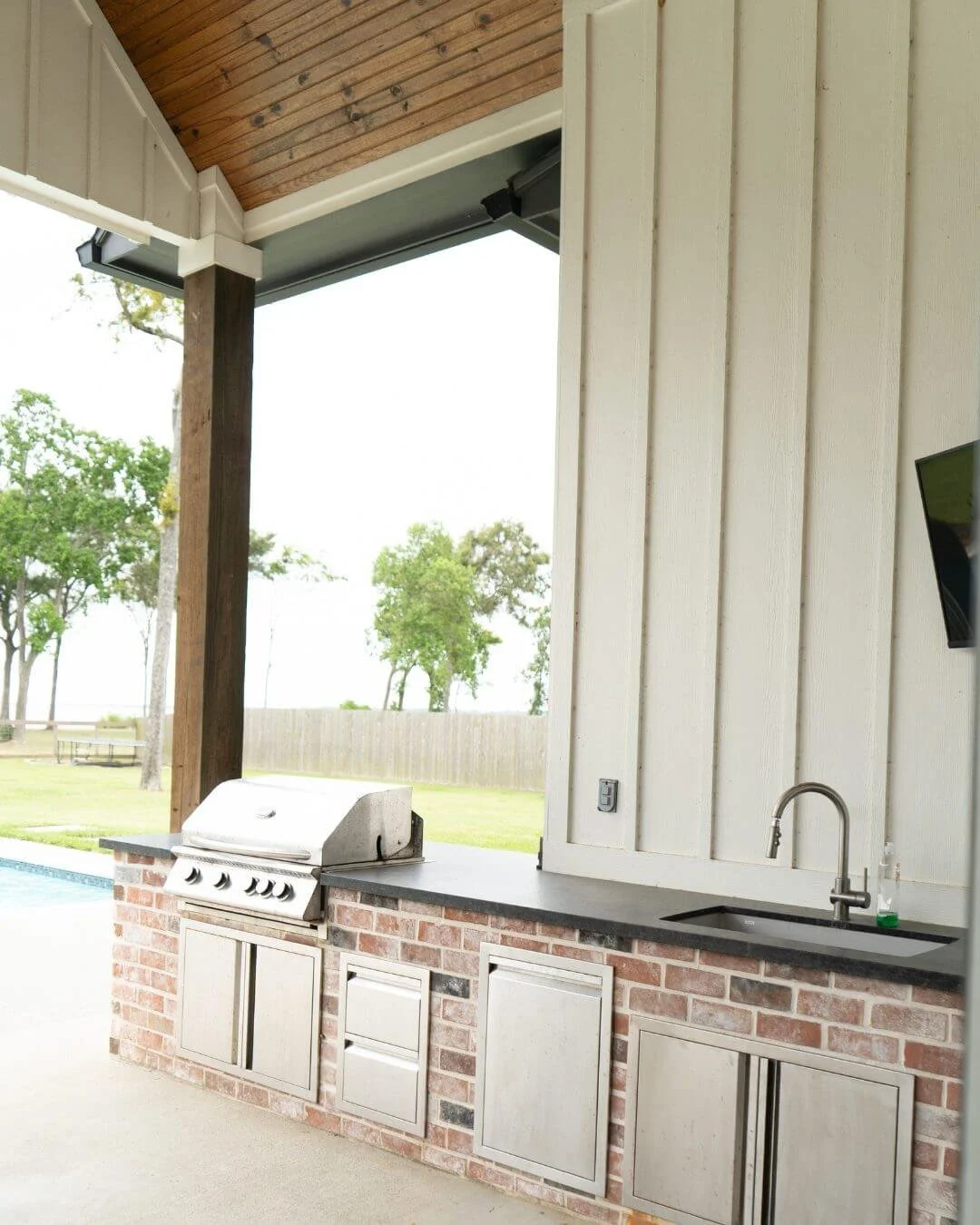 Gems-Custom-Homes-Mont-Belvieu-HomeBuilders-New-Construction-Gardner-Luxury-Homes-On-Galveston-Bay-Bathroom-1.jpg