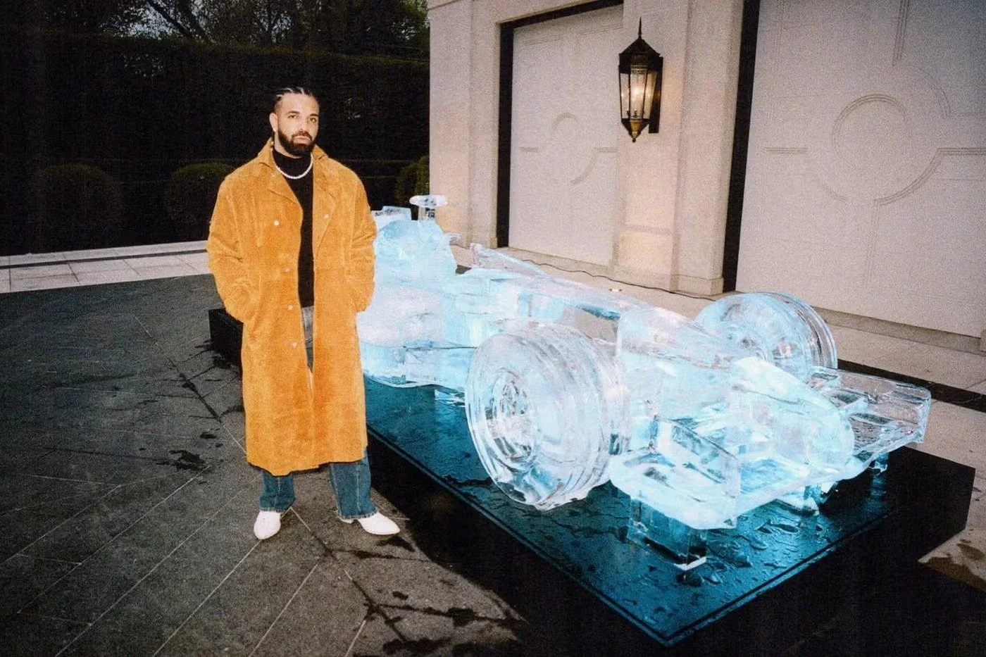 https___hypebeast.com_image_2026_06_01_drake-gifted-formula-1-f1-car-ice-scultpure-iceman-celebration-002.jpeg