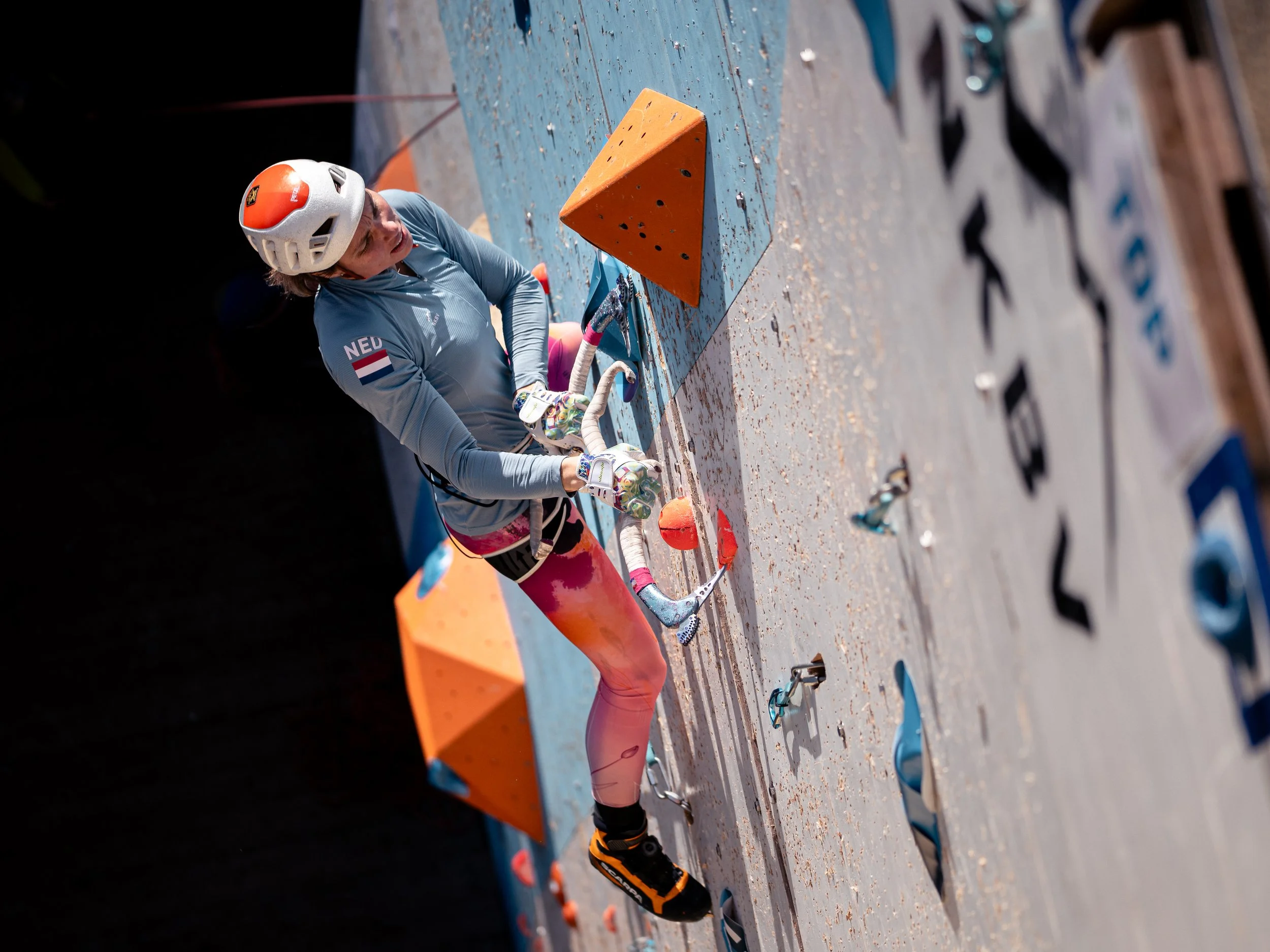 2025-12-13 UIAA Ice Climbing - Daan Kalksma-4.jpg