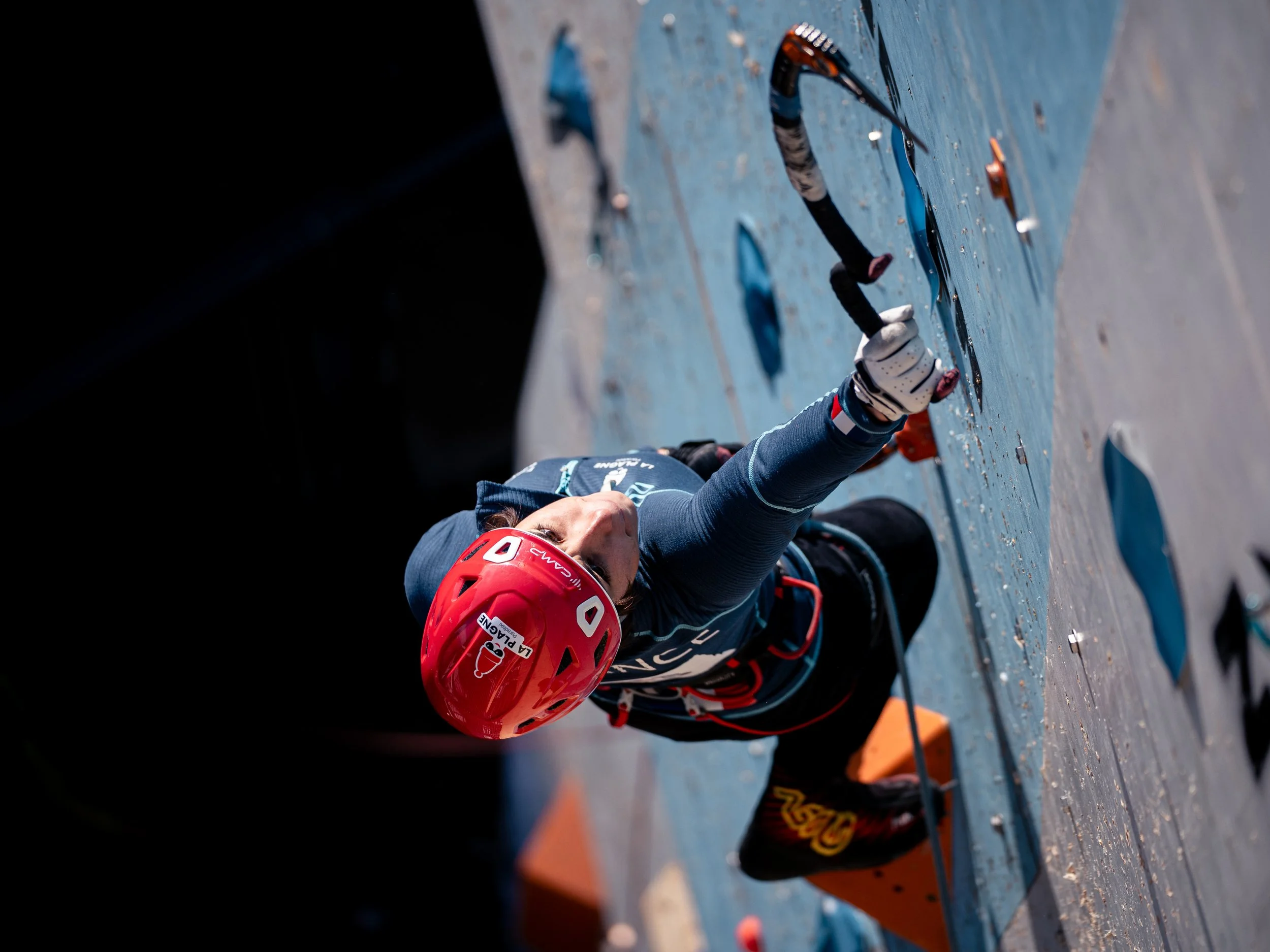 2025-12-13 UIAA Ice Climbing - Daan Kalksma-6.jpg