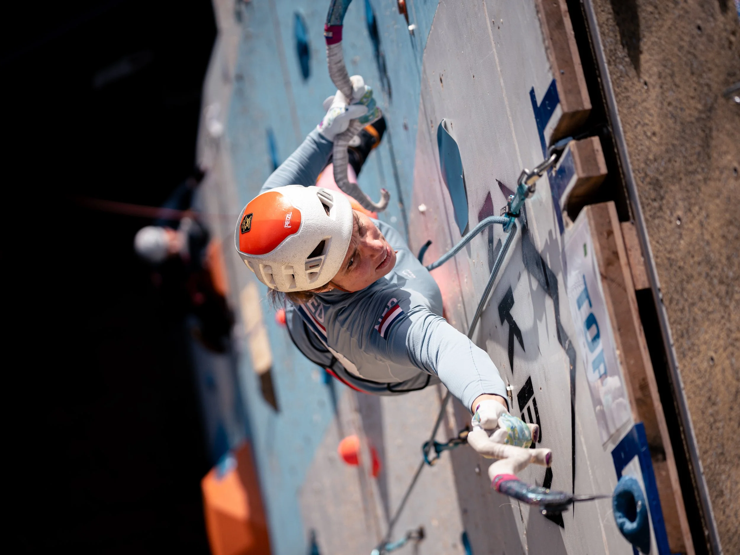 2025-12-13 UIAA Ice Climbing - Daan Kalksma-5.jpg