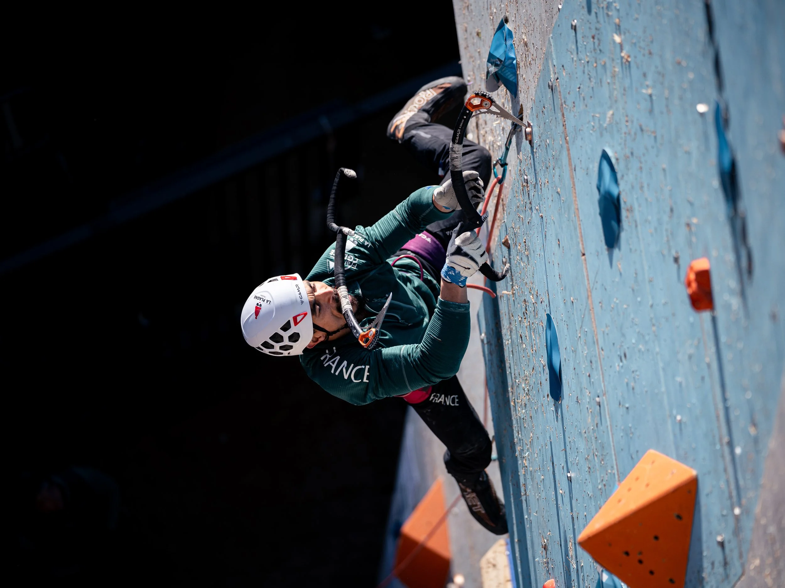 2025-12-13 UIAA Ice Climbing - Daan Kalksma-7.jpg