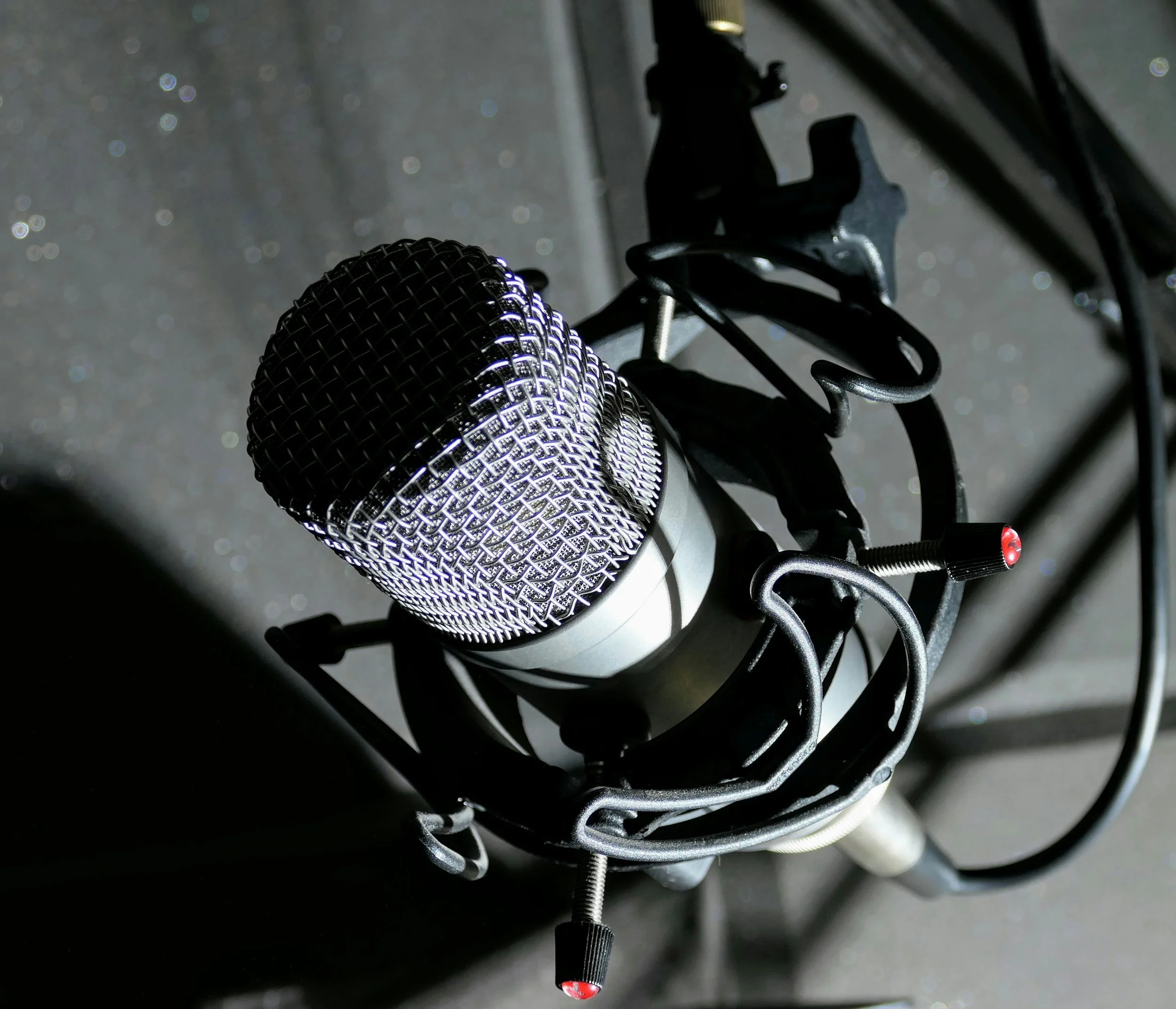 Hedge Fund Makes Cash Advances to Hip-Hop Artists