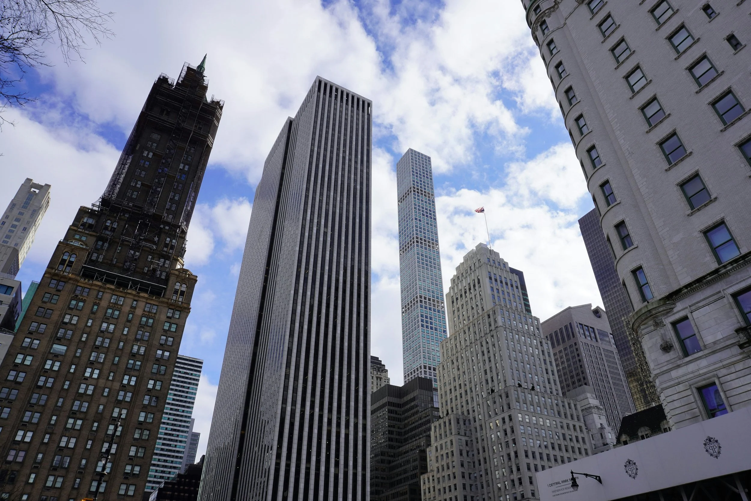 Fortress, Goldman Seek to Tap the Wealthy for New Debt REITs