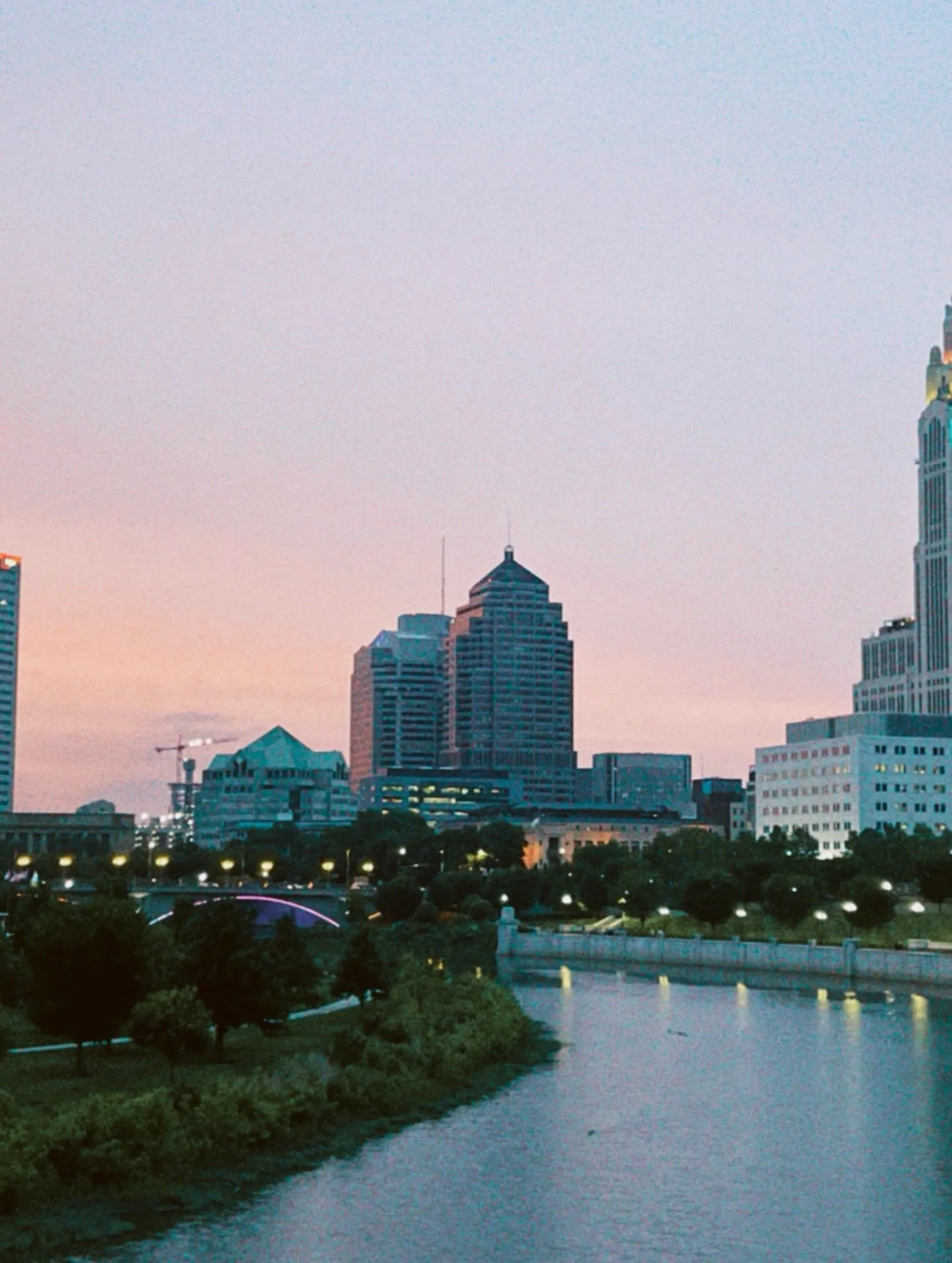 Let&rsquo;s hear it for the ladies✨
➖➖➖➖➖➖➖
We&rsquo;re proudly female owned, operated, and certified by the incredible @wbenc 👏🏼 To celebrate in the merry spirit, here are some of our favorite companies that are female owned:
🤍 @perfectlyposhtear