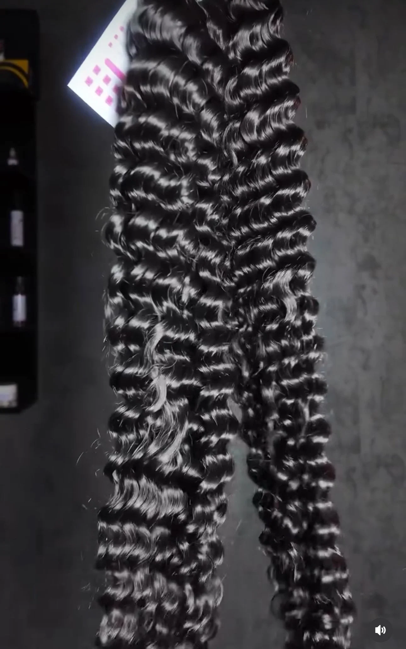 PRETIQUE 24IN  DEEP WAVE LUXE COL { SINGLE BUNDLE }