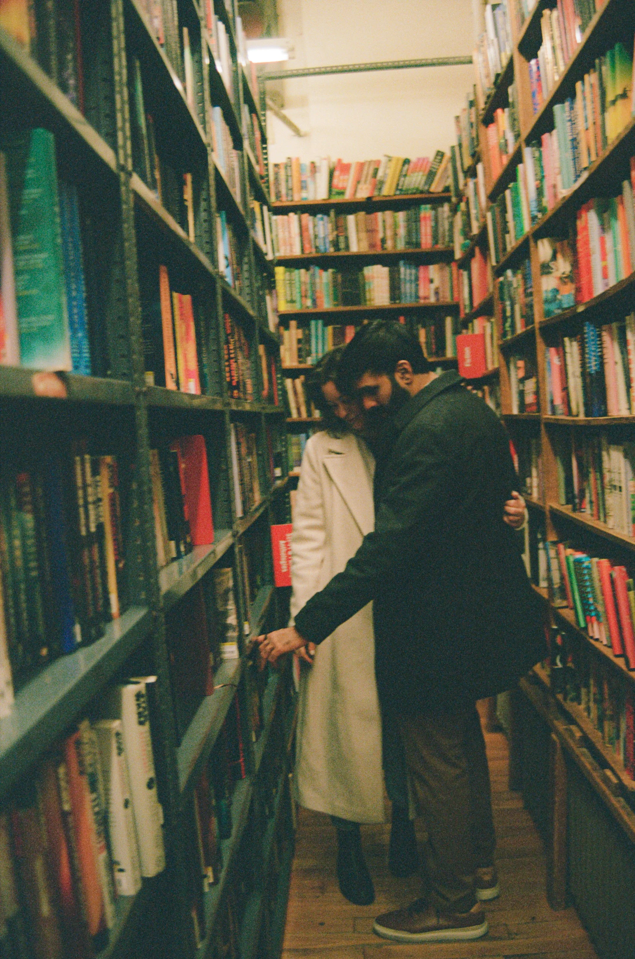 film-engagement-photos-in-new-york-bookstore.jpg
