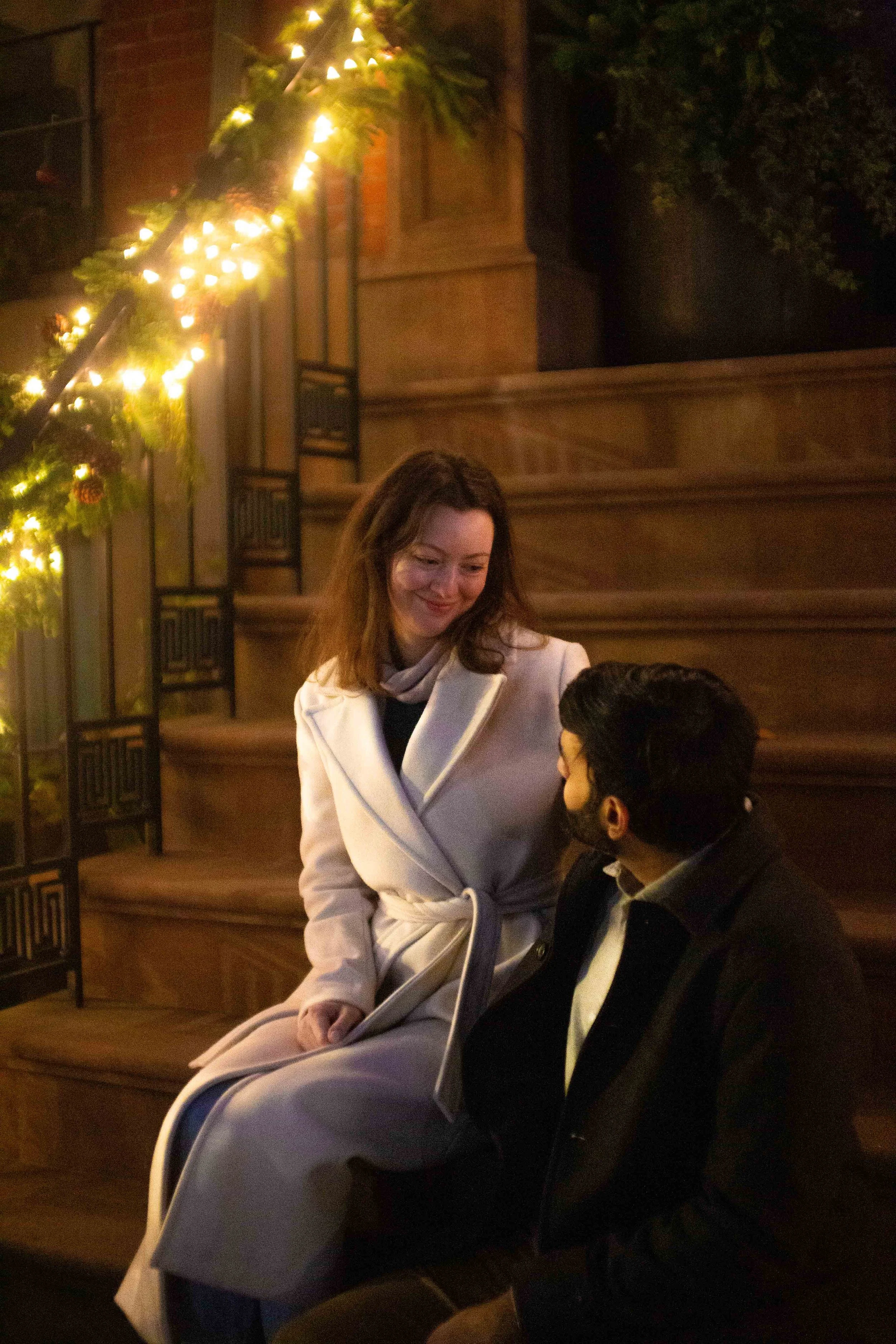 cozy-winter-engagement-photos-nyc-night.jpg
