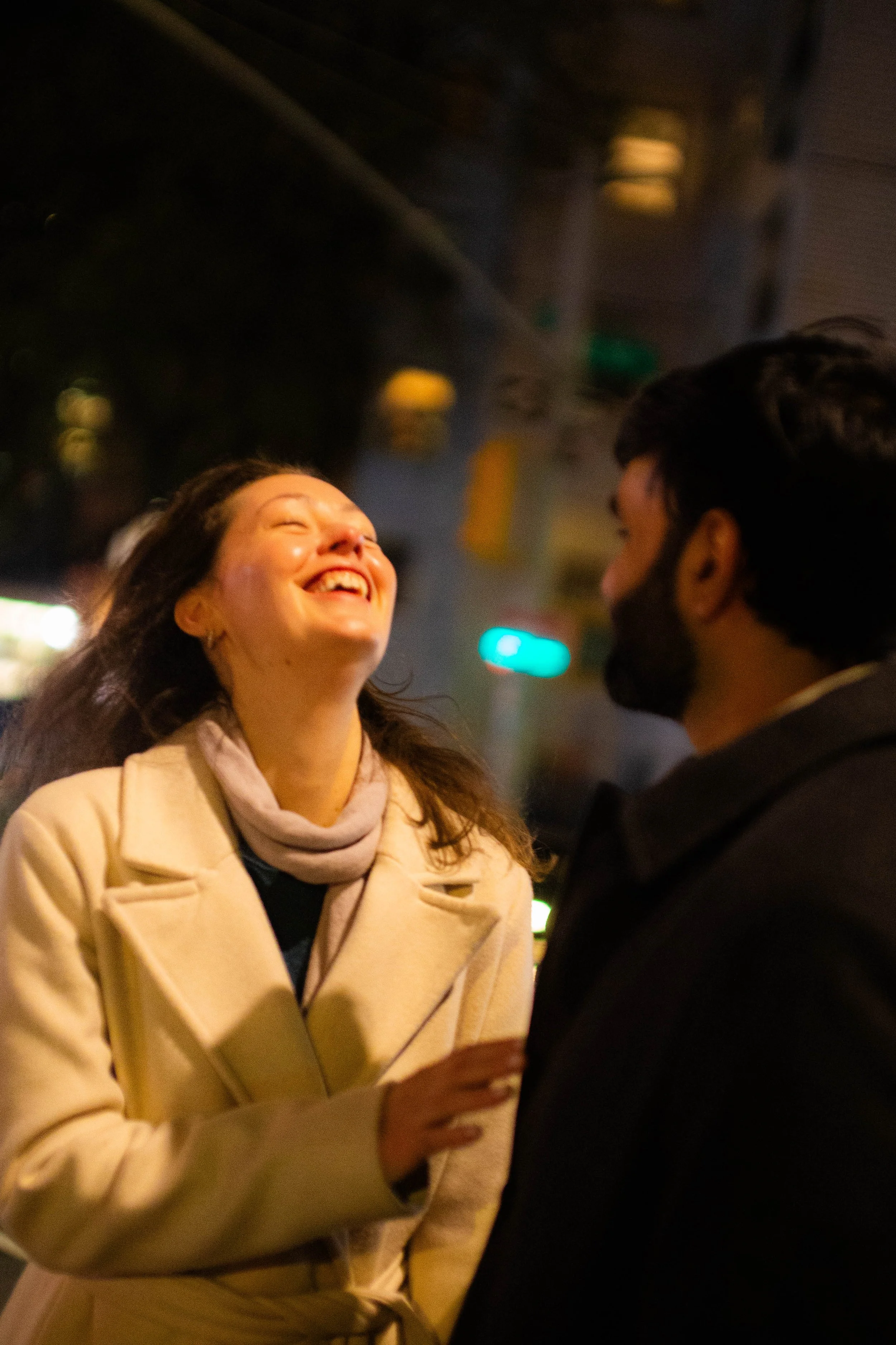romantic-couple-holiday-photos-nyc-night.jpg