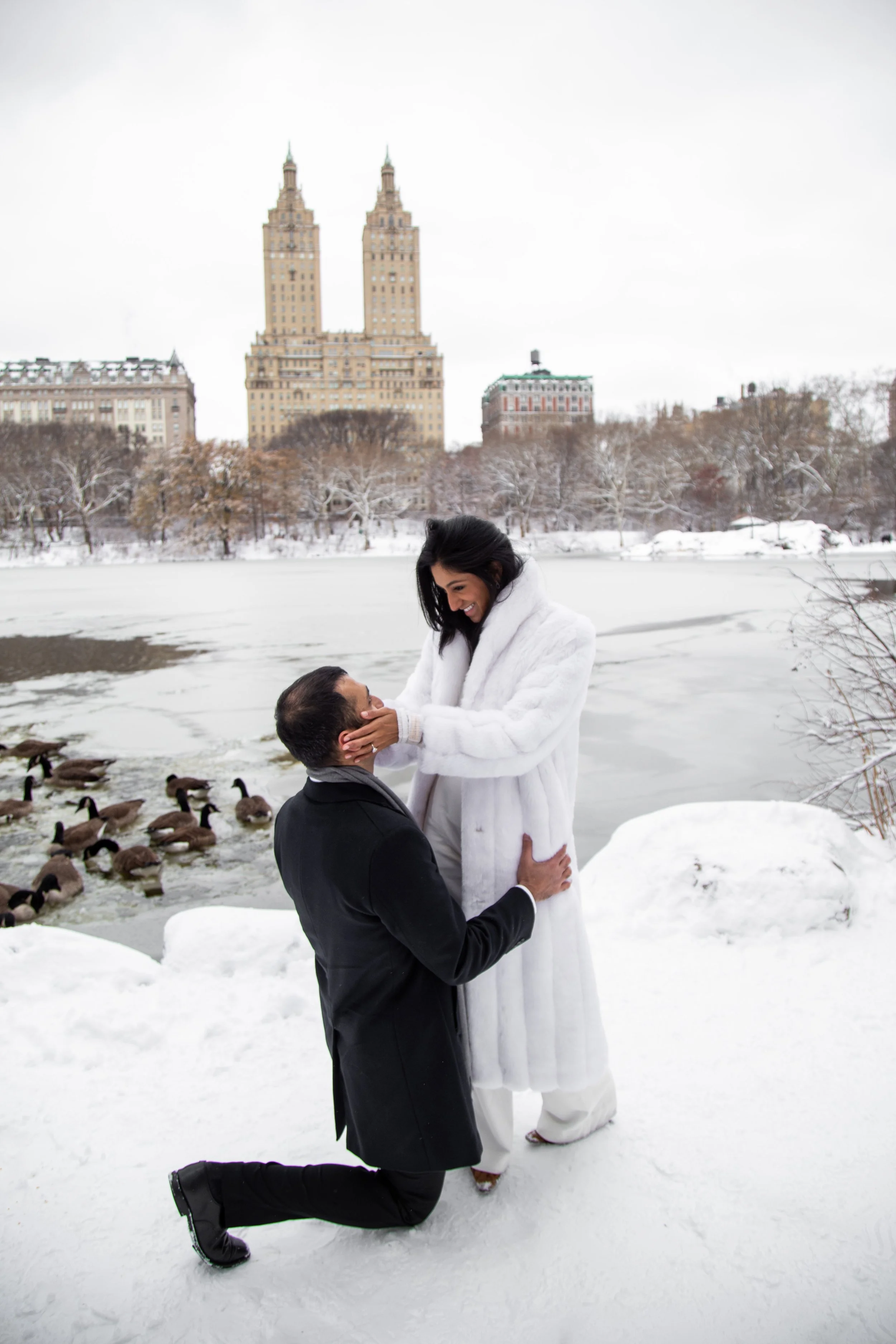 central-park-snowy-proposal-engagement-nyc.jpg