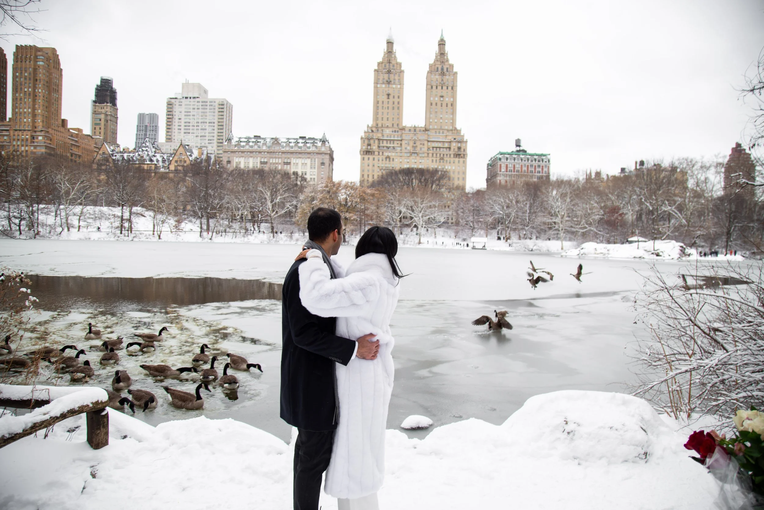 magical-winter-engagement-proposal-photo-nyc.jpg