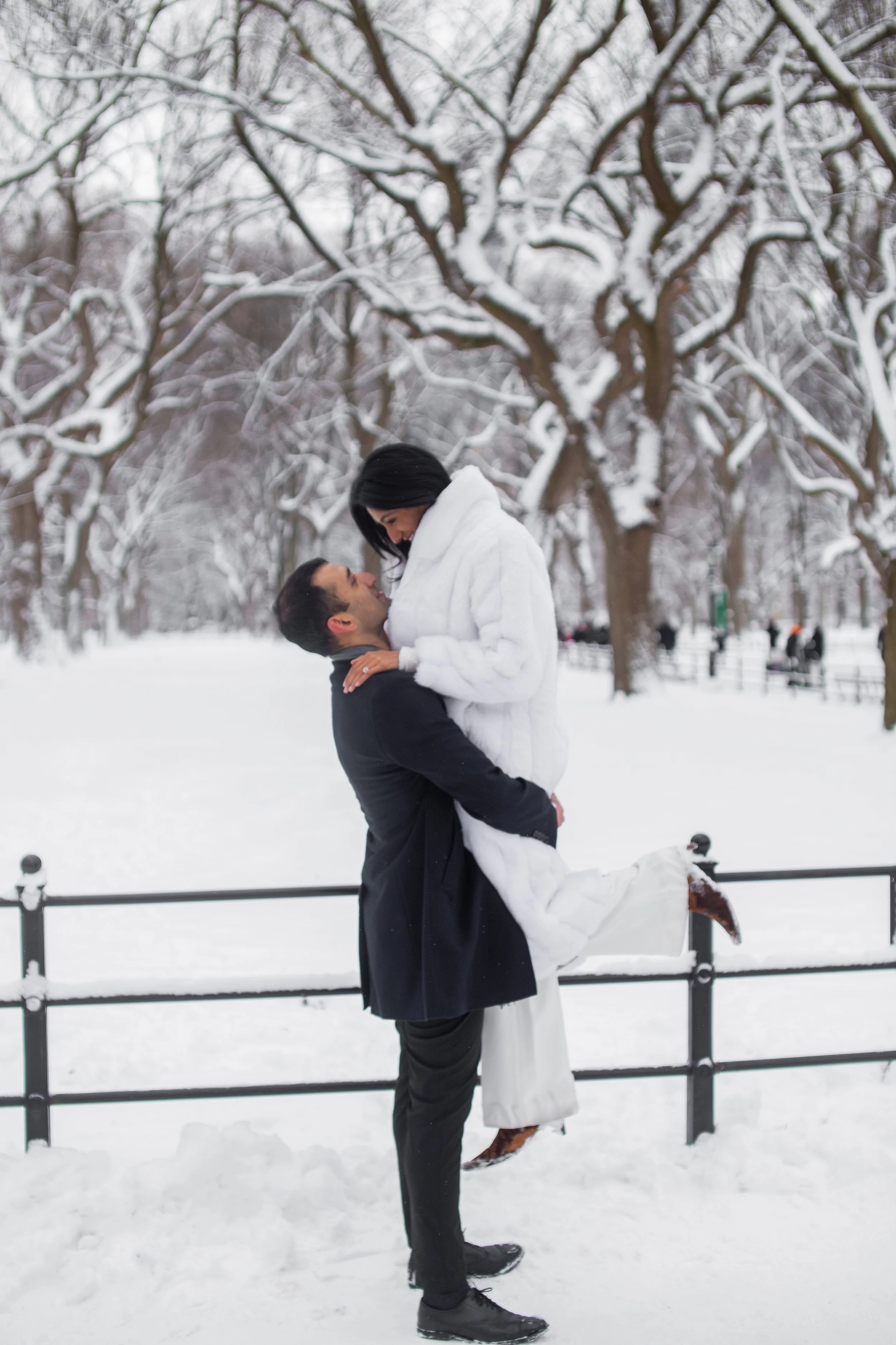 winter-proposal-nyc-snowy-engagement-photos.jpg