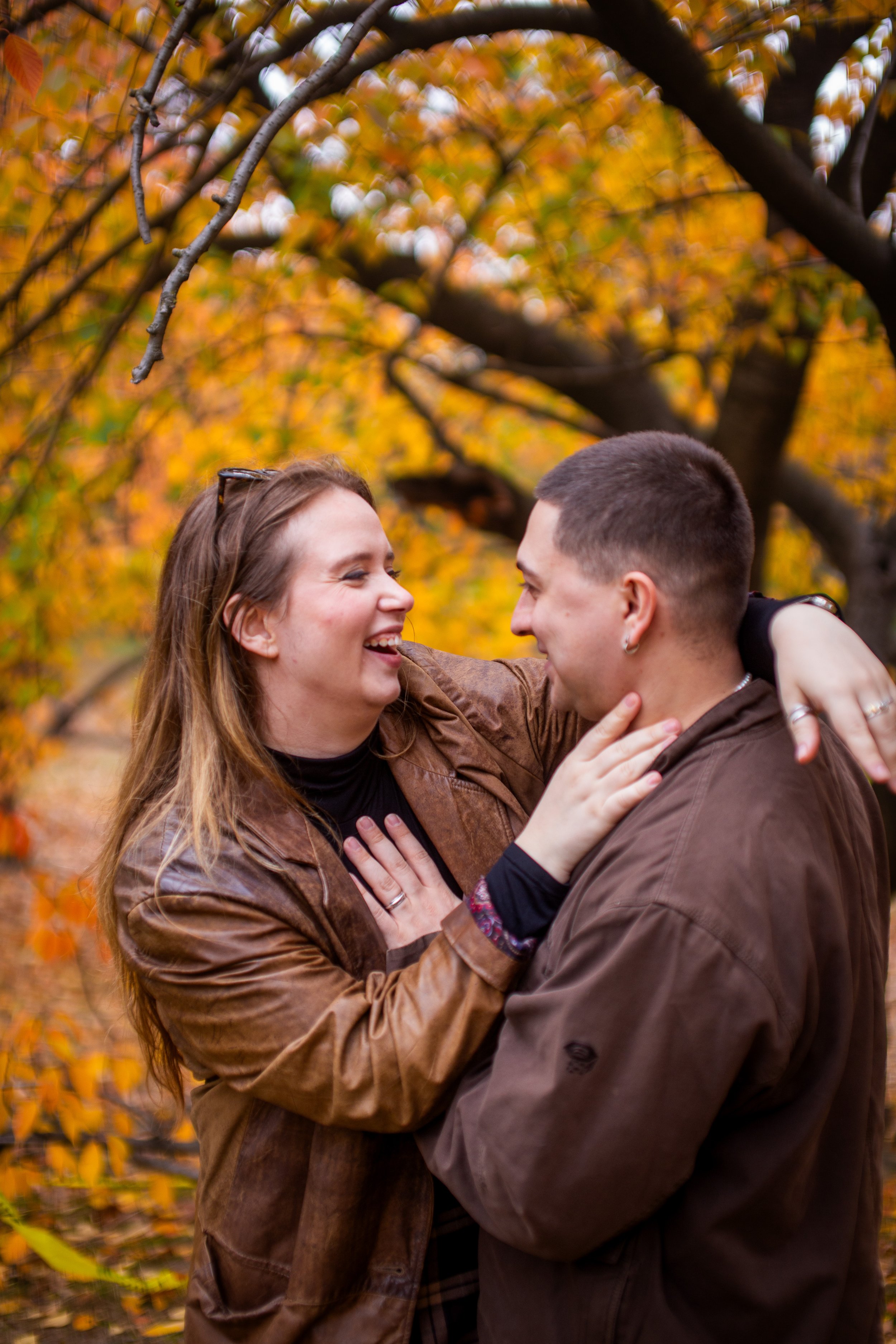autumn-foliage-couples-photoshoot-central-park.jpg