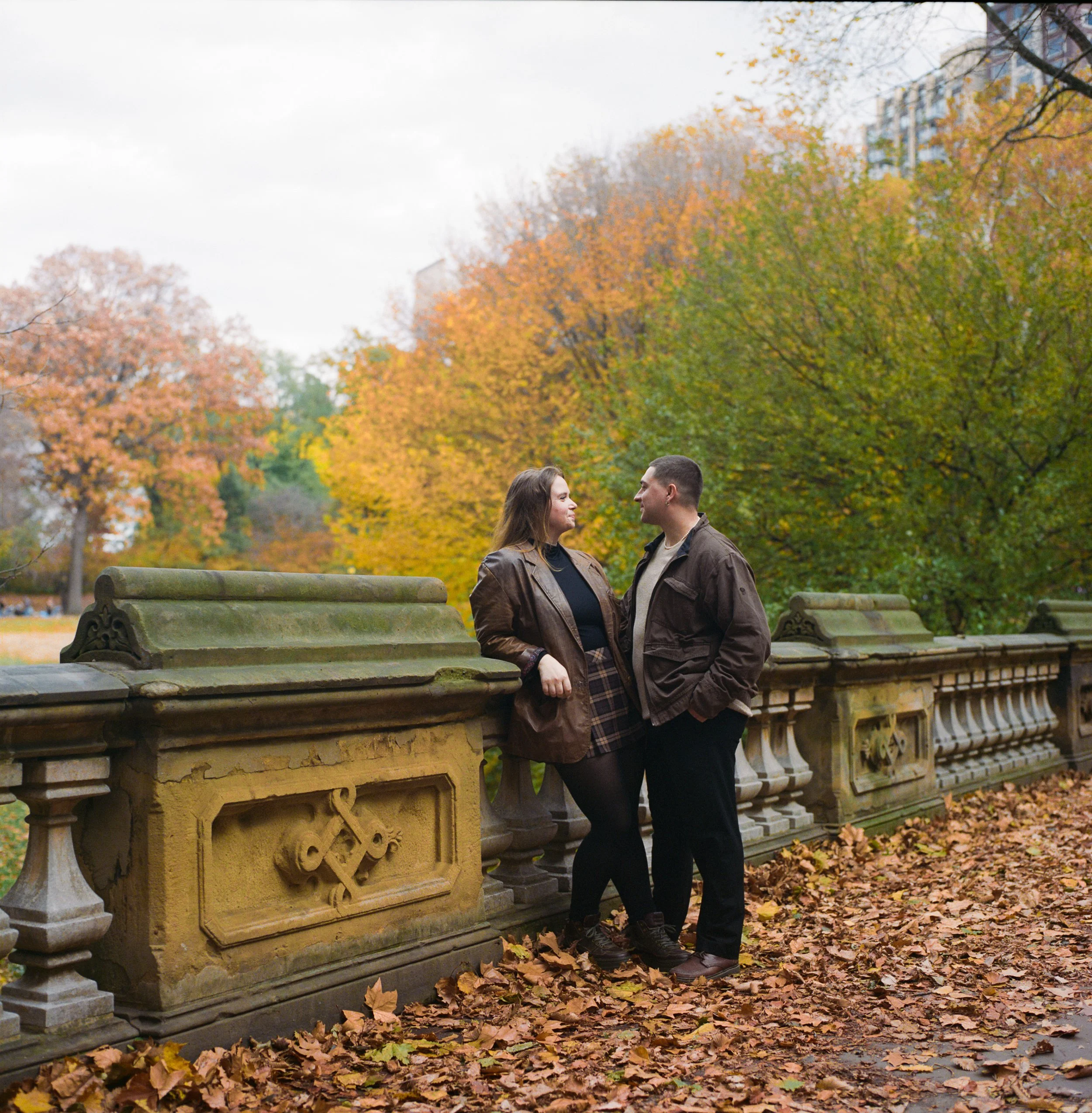 fall-couples-photoshoot-nyc-film-photography.jpg