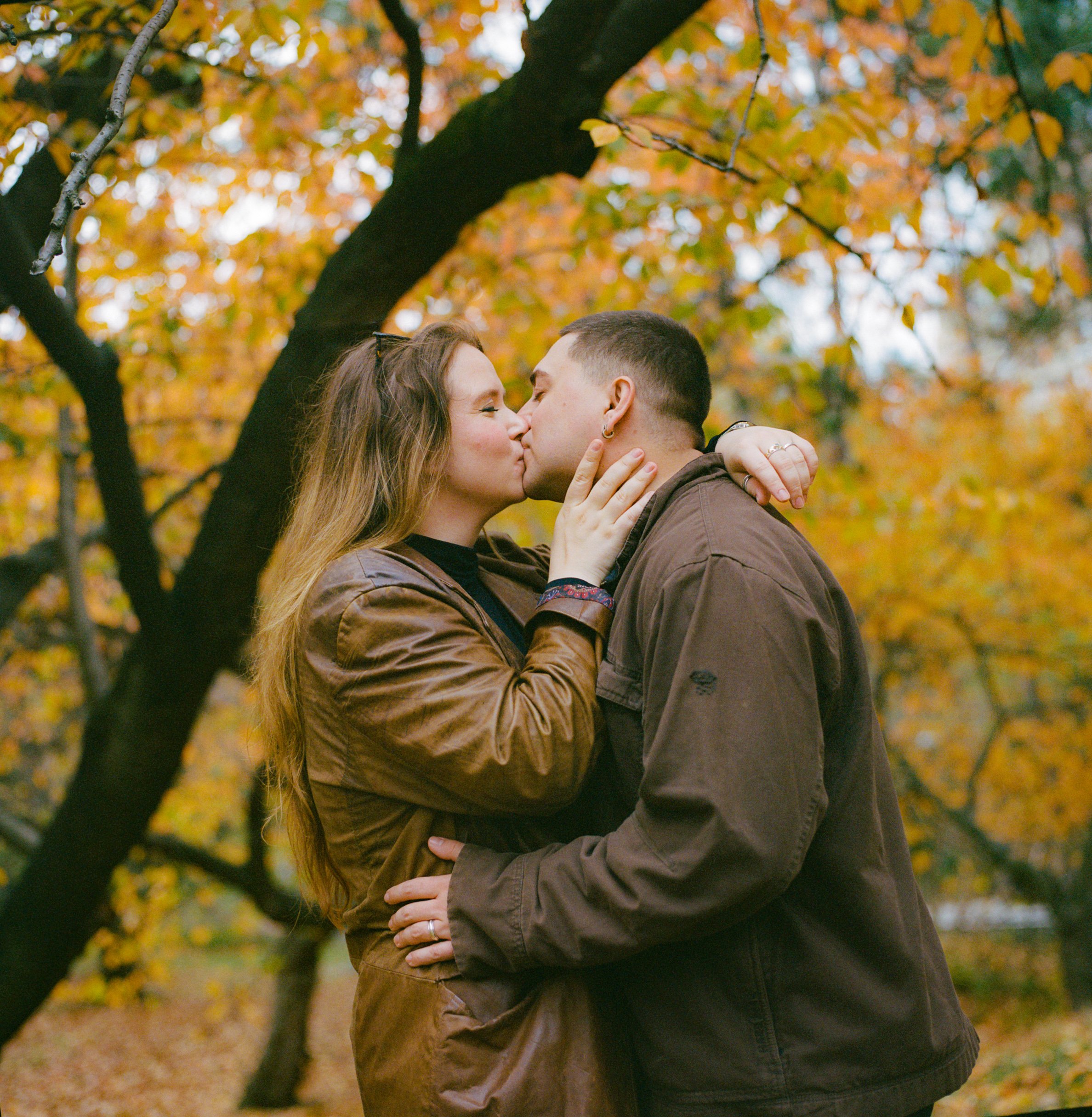romantic-film-couples-photoshoot-nyc-fall.jpg