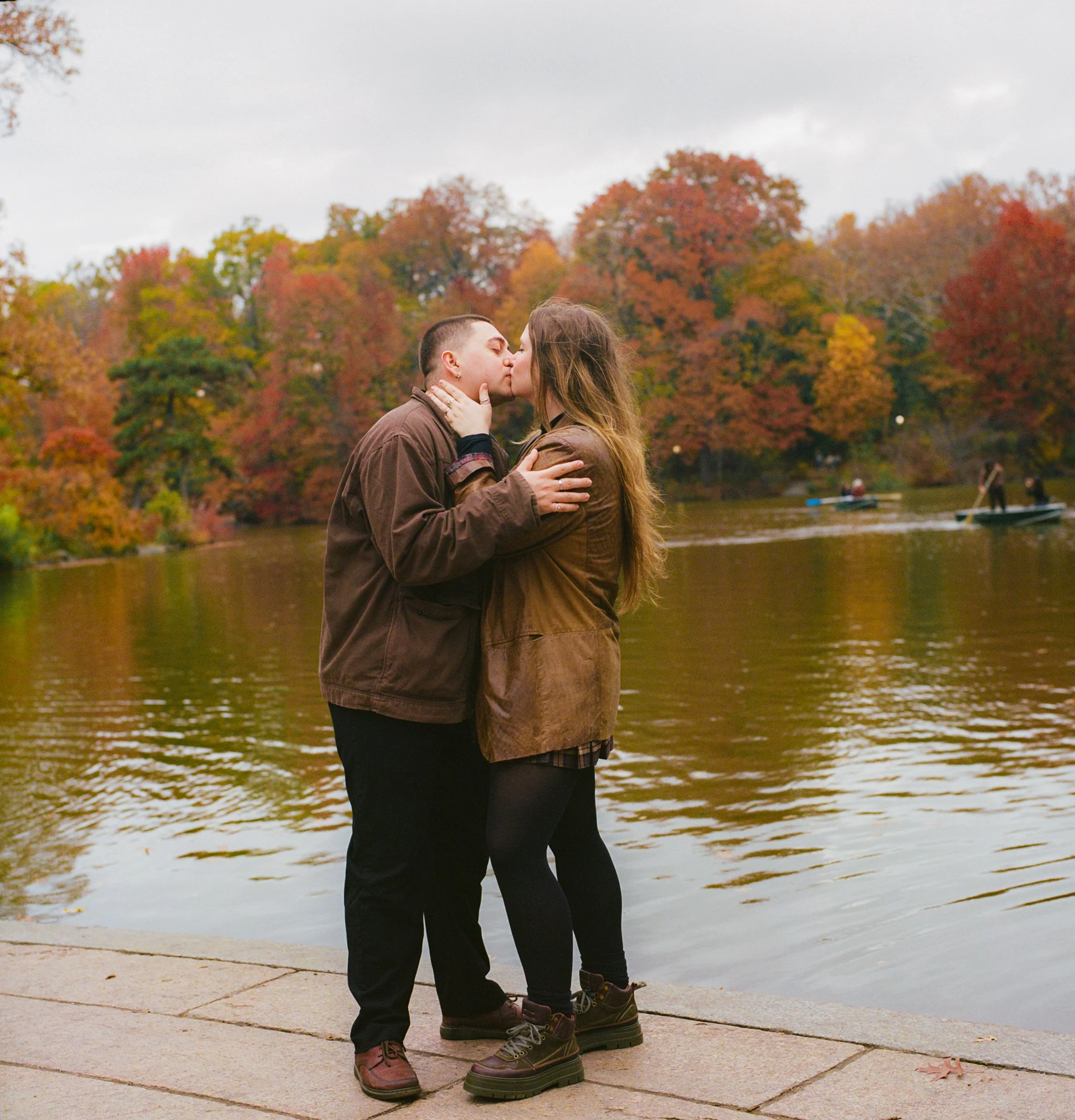 Central Park Couples Photos in Fall in New York City