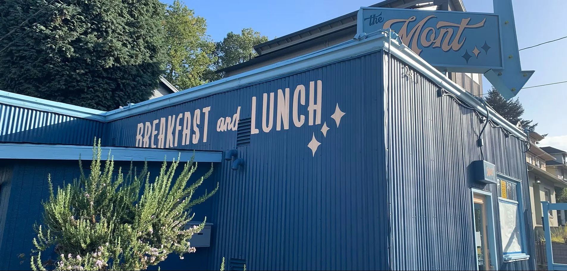 The Mont is perfect for a comfort food brunch; everything is delicious! They don't do reservations, but it is worth a wait. 