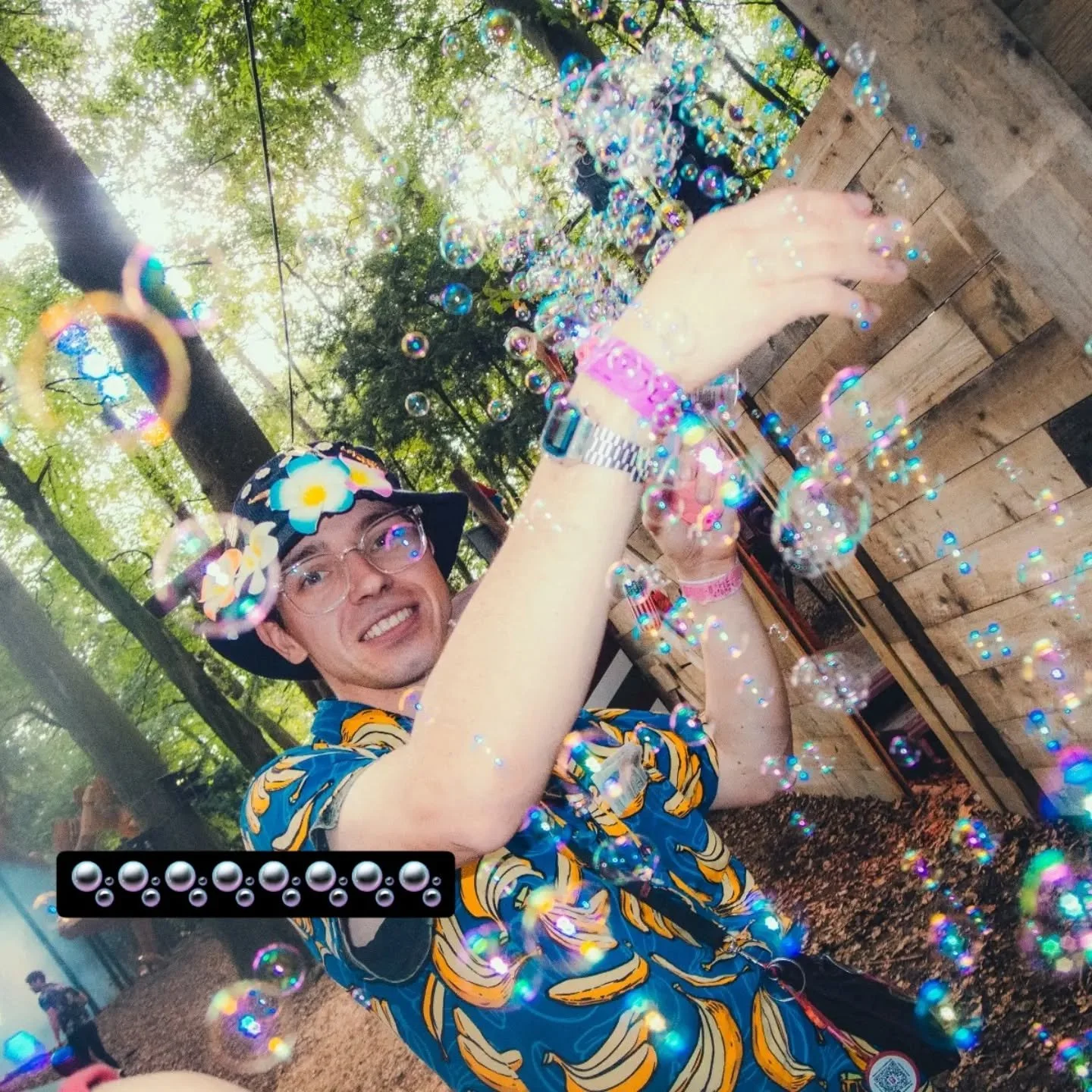 IK ben de Bellenman  bellenblazen is men passie en ik wil de wereld  iets mooier maken  met iets kleins #intothewoods #Amersfoort #bubbels #fun #nederland