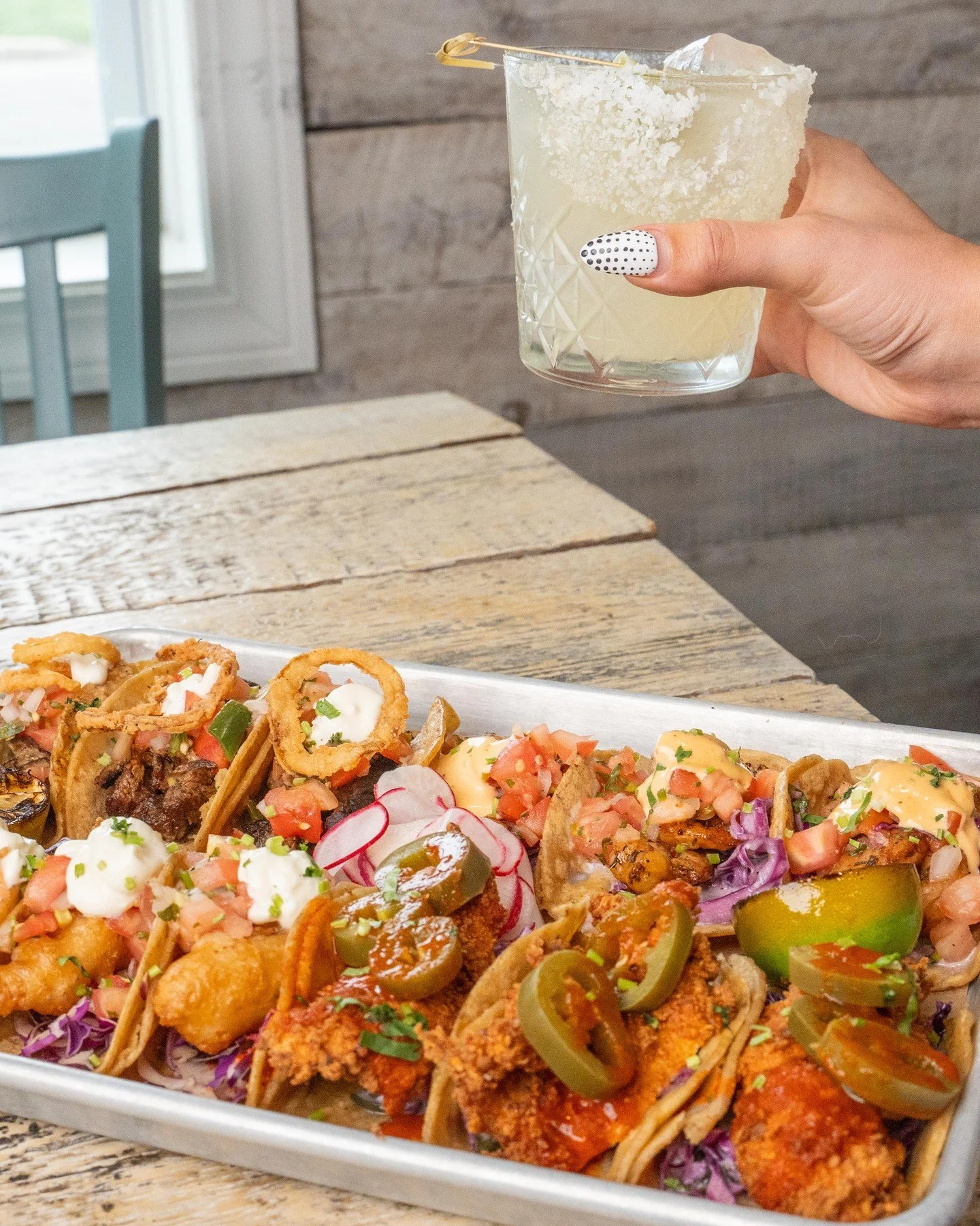 HAPPY NATIONAL TACO DAY! 🥂🌮
Don't Miss $2 Tacos &amp; $6 Margs ALL DAY LONG at our Bay Shore &amp; Port Jeff Locations!

Ditch- California Style Beach Food
🌮 Bay Shore - 25 Bayview Ave
🍹 Port Jefferson - 140 Main Street