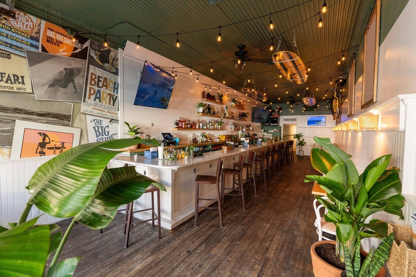 Daily happy hour. Because good vibes don&rsquo;t wait for 5pm. 🍻
EVERY DAY FROM 12-6PM!

Ditch- California Style Beach Food
🌮 Bay Shore - 25 Bayview Ave
🍹 Port Jefferson - 140 Main Street