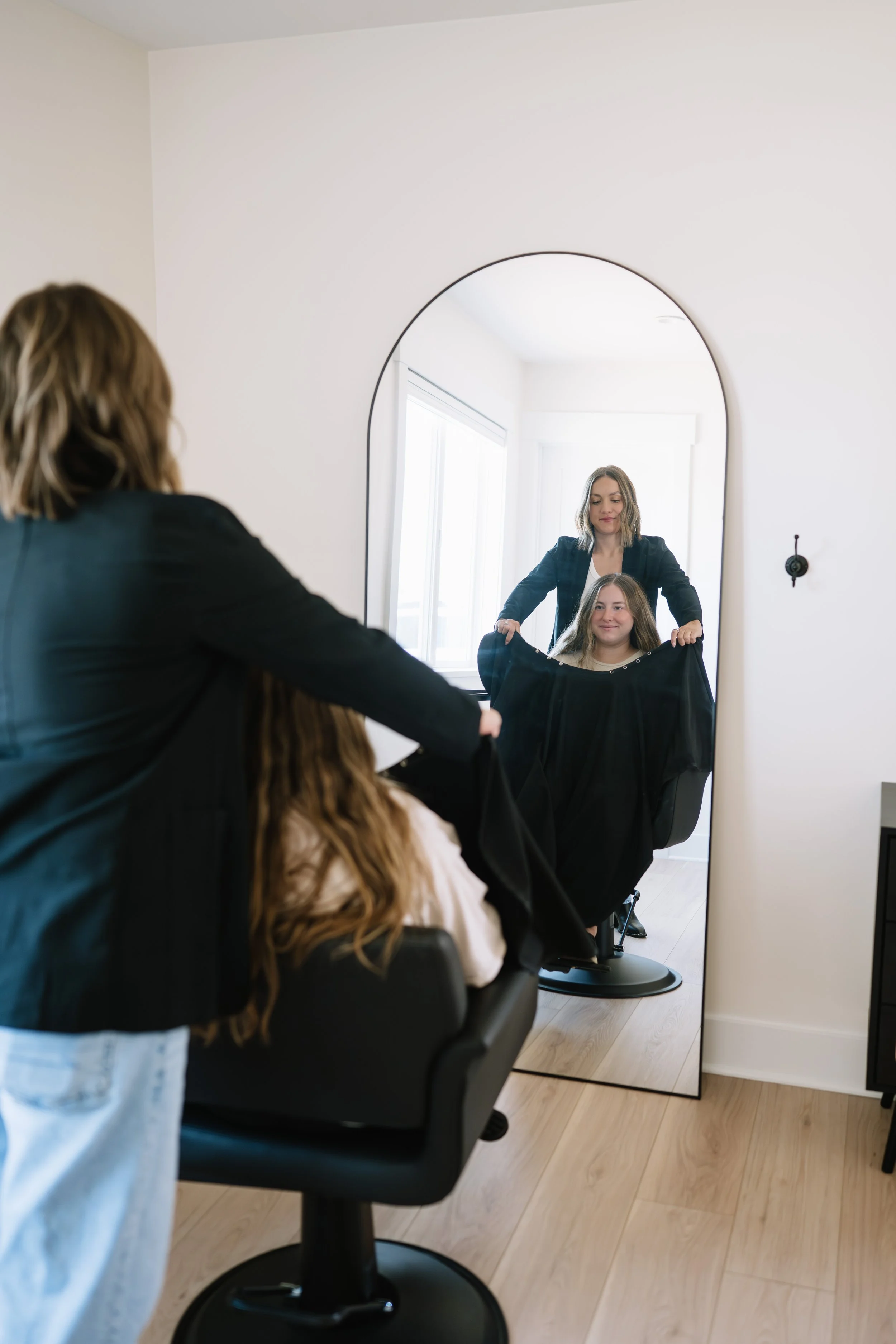 Custom, Lived-In Color: The Luxury Hairstylist Experience You Deserve.