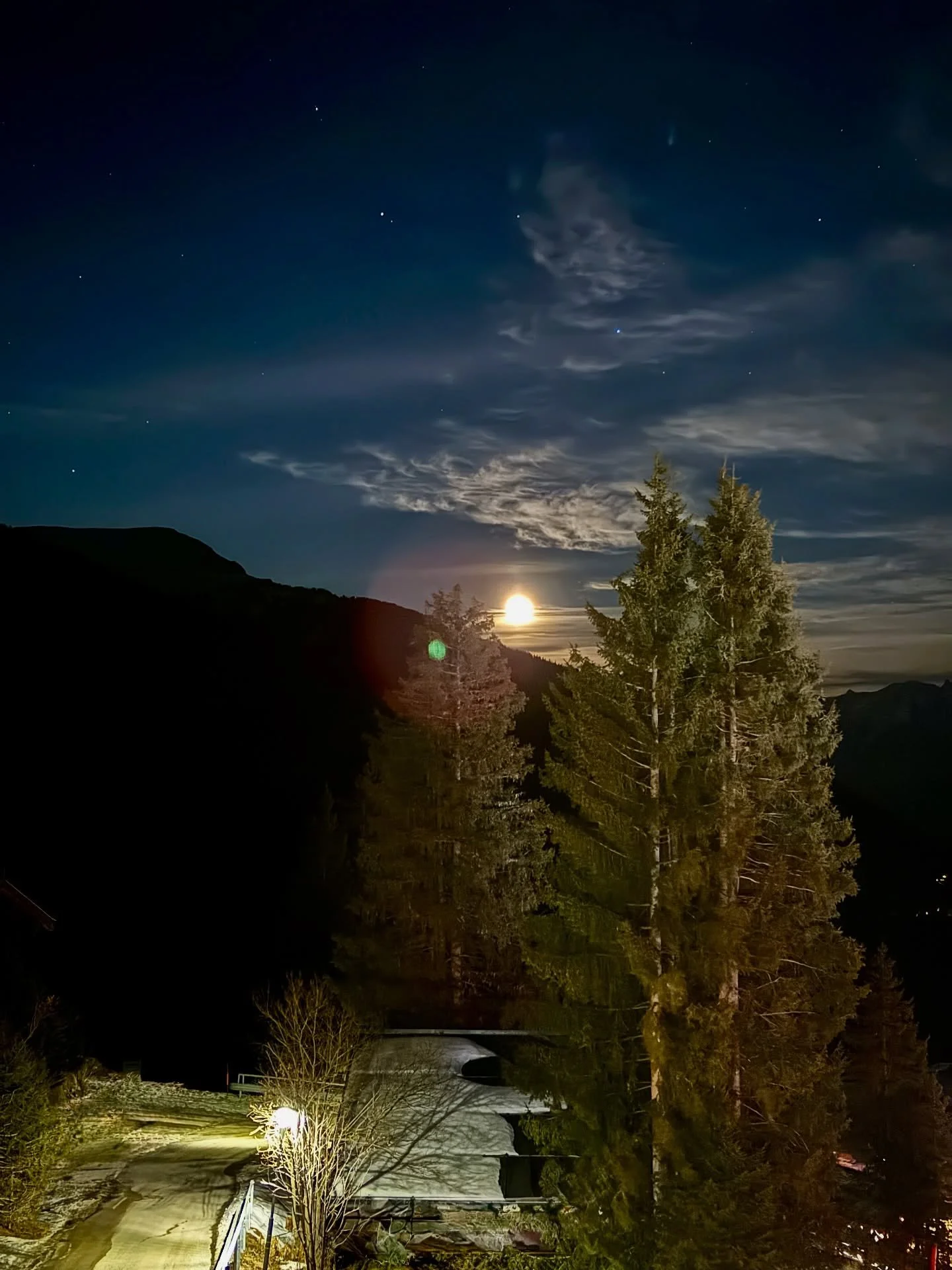 A little sum up of my week skiing in the alps. Wait to see how it ended in the last picture 🙈
But no regrets, it was all worth it, because now I have all three kids on ski&lsquo;s which means it&rsquo;s going to be a lot easier from now on.

#skiing