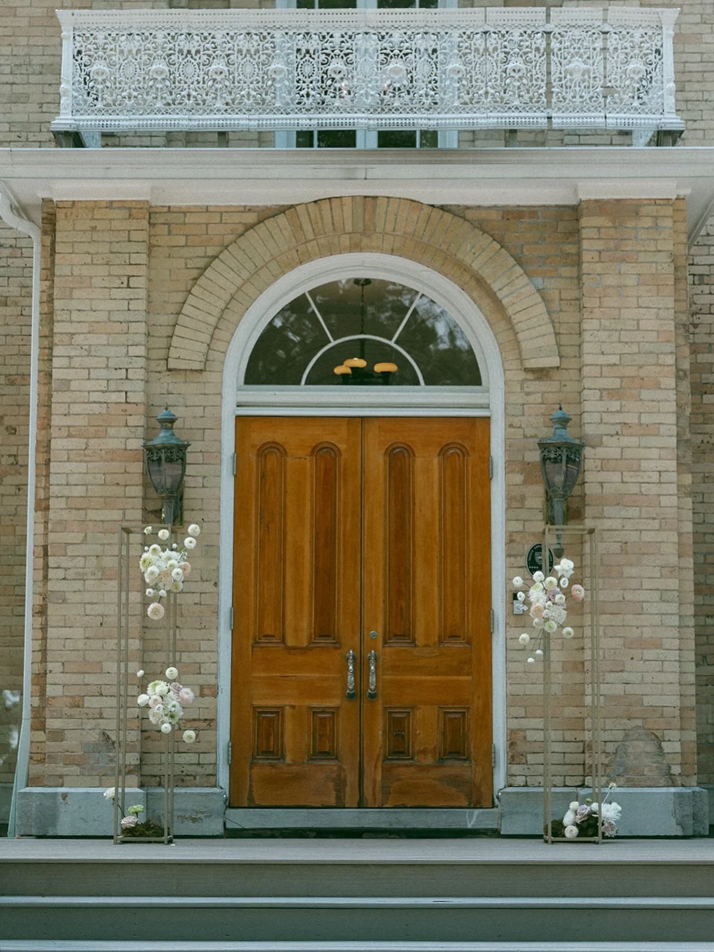 Next weekend l have my last event of the year to close out my 2025 wedding season. I&rsquo;m so grateful to all of the couples who trusted me with their florals this past summer, my first as Hound Floral 🤍 Thank you to the couples who are already st