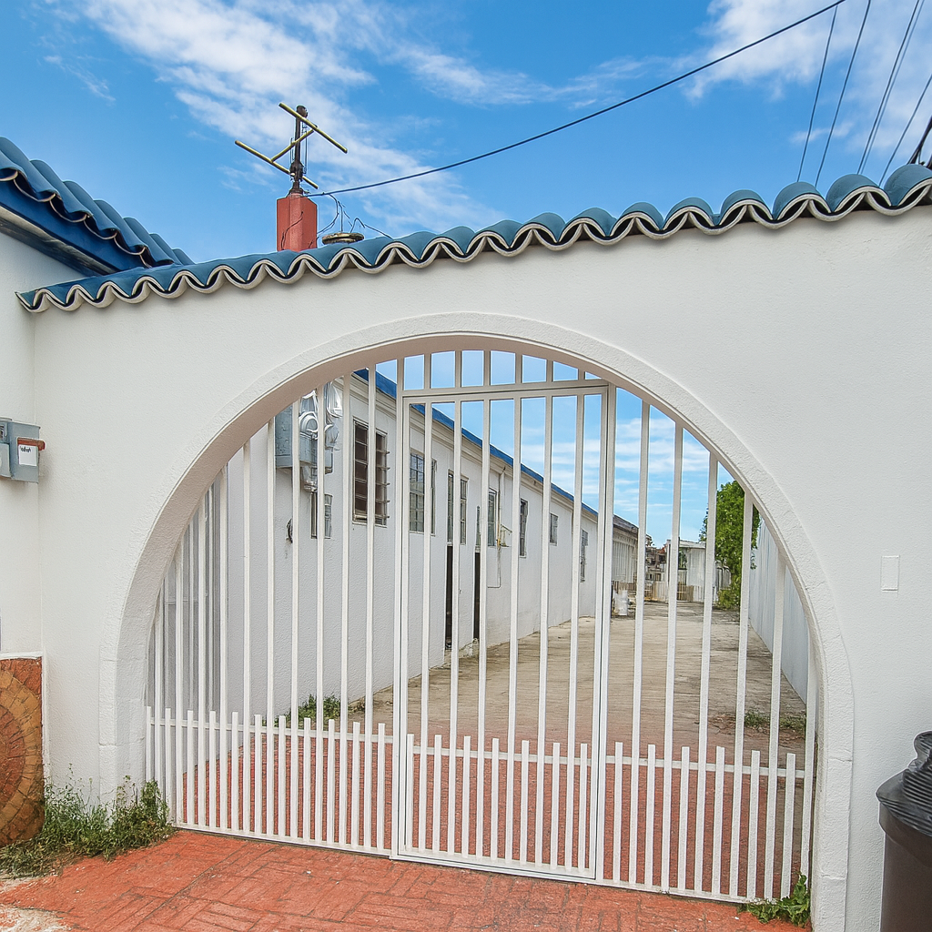 [NUEVA EN EL MERCADO] Propiedad Multifamiliar de Cuatro Unidades en Caparra Terrace