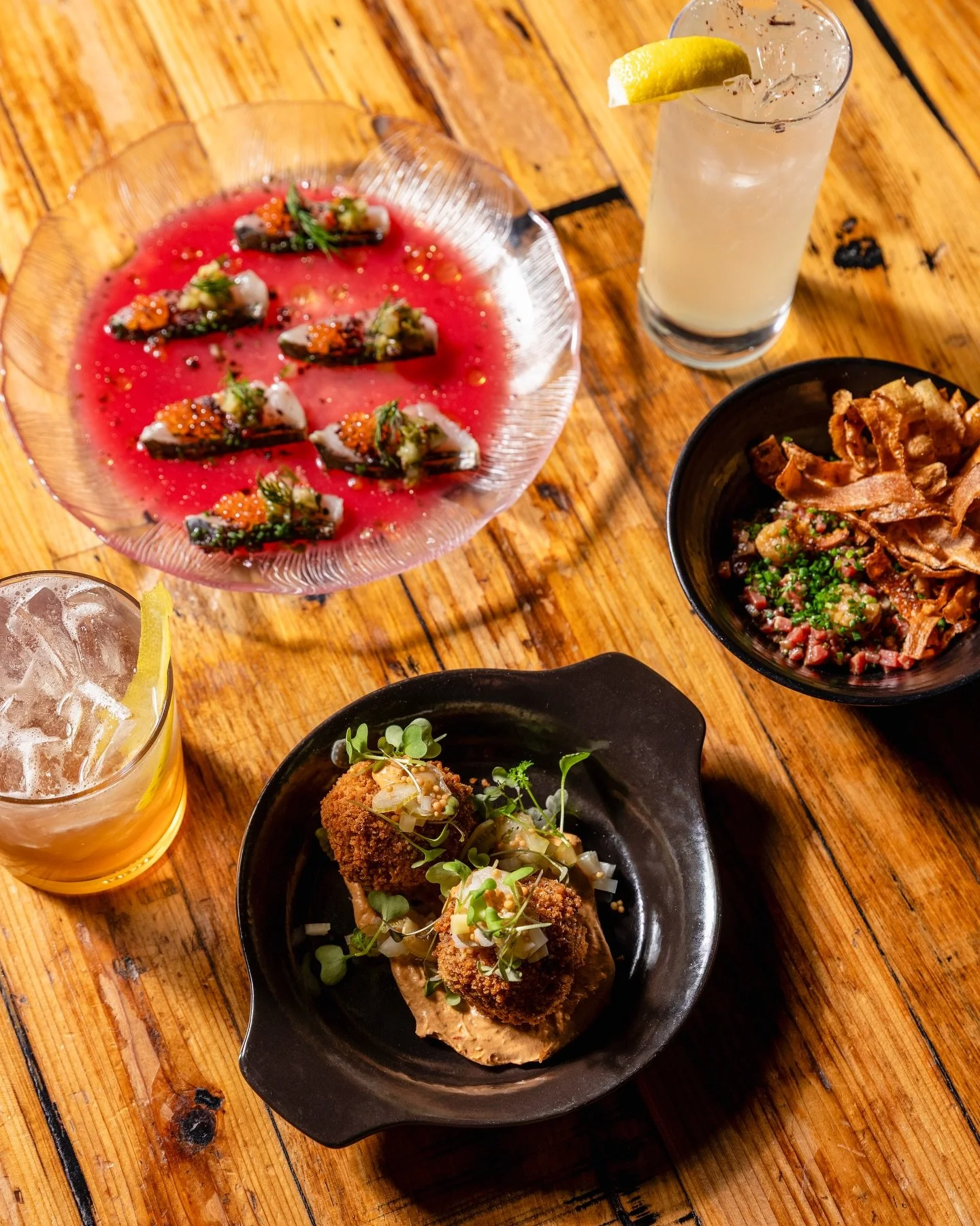 lookin&rsquo; like a snack, feelin&rsquo; like a snack, you should probably have some snacks.

course 1 of 5 on the spring tasting menu >> come through for a proper Sunday dinner in West Village.

Spanish Mackerel Tataki >> rhubarb agua c