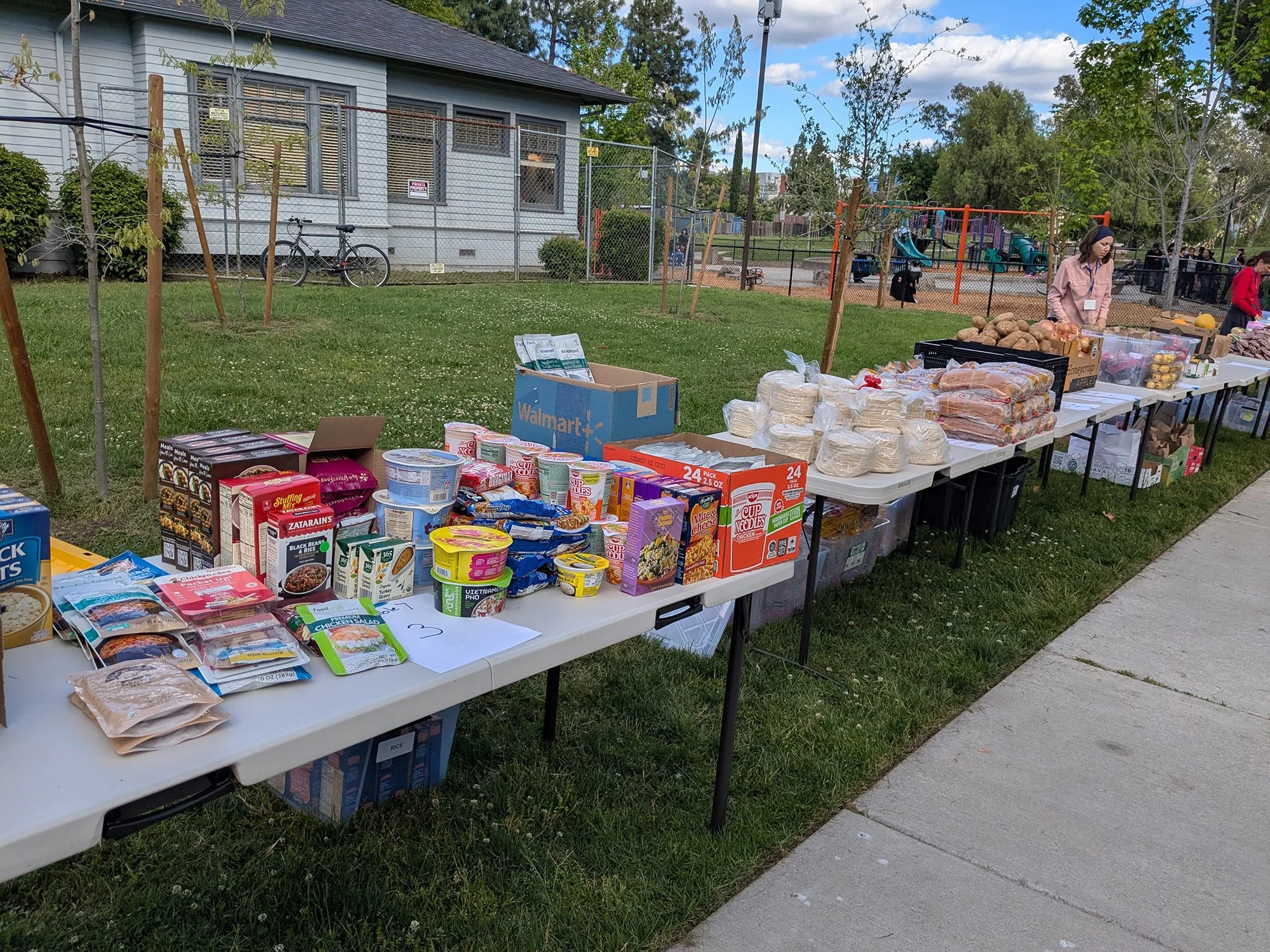 Food donations at Neighbor to Neighbor