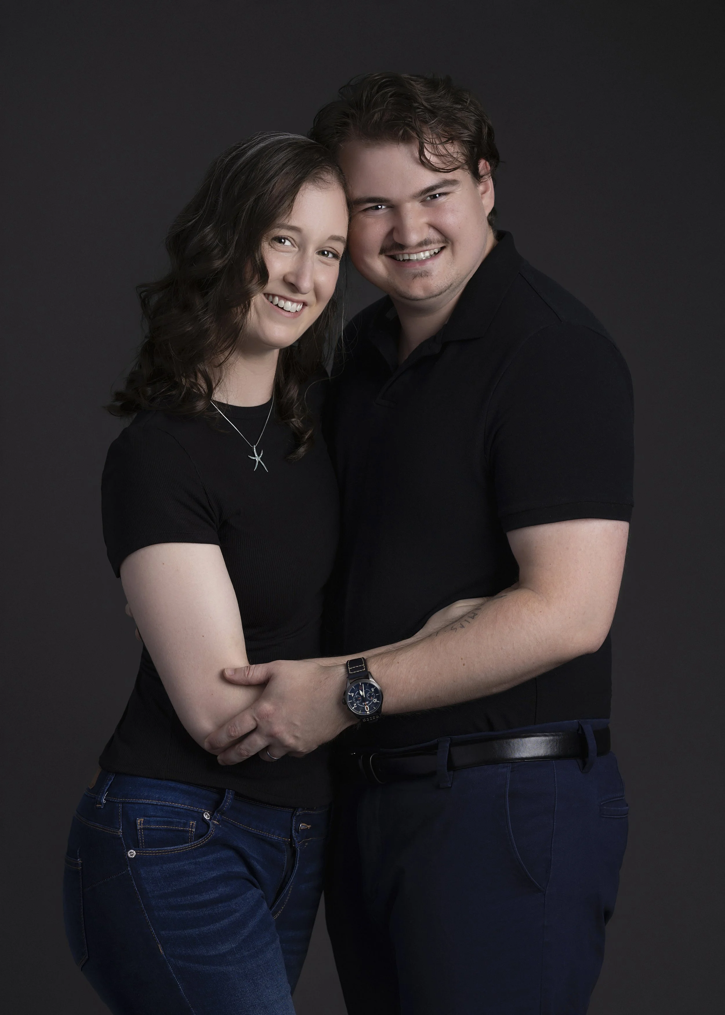 Professional family, couple, and women's portrait photography on Vancouver Island,  serving  Victoria, Mill Bay, Cowichan Valley, Duncan, and Nanaimo. Elegant studio portraits with expert posing, flattering lighting, and professional hair and makeup.
