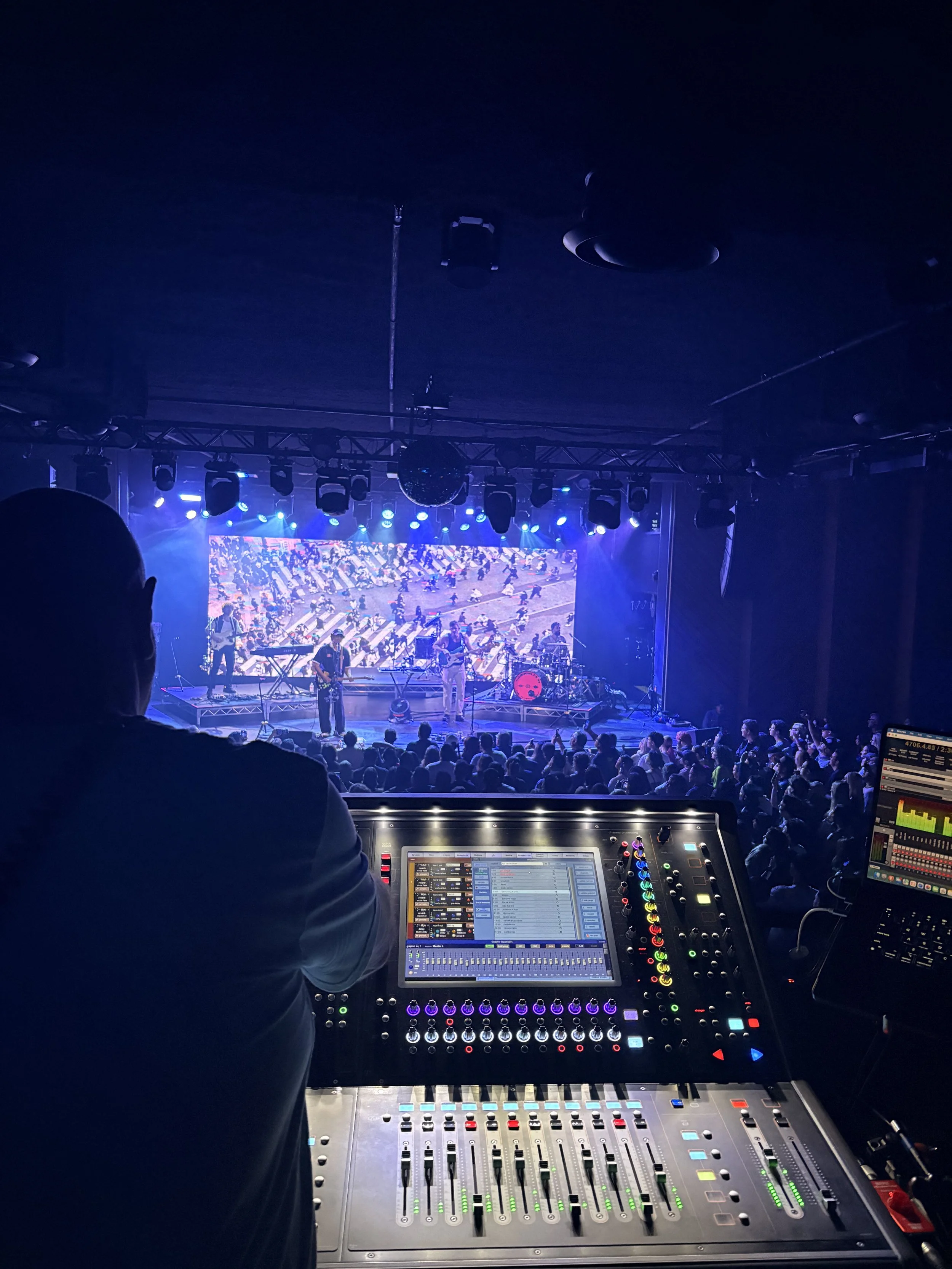 FOH Audio Engineer Shadowing - The Temper Trap @ The Bellwether, LA

Women's Audio Mission Intern