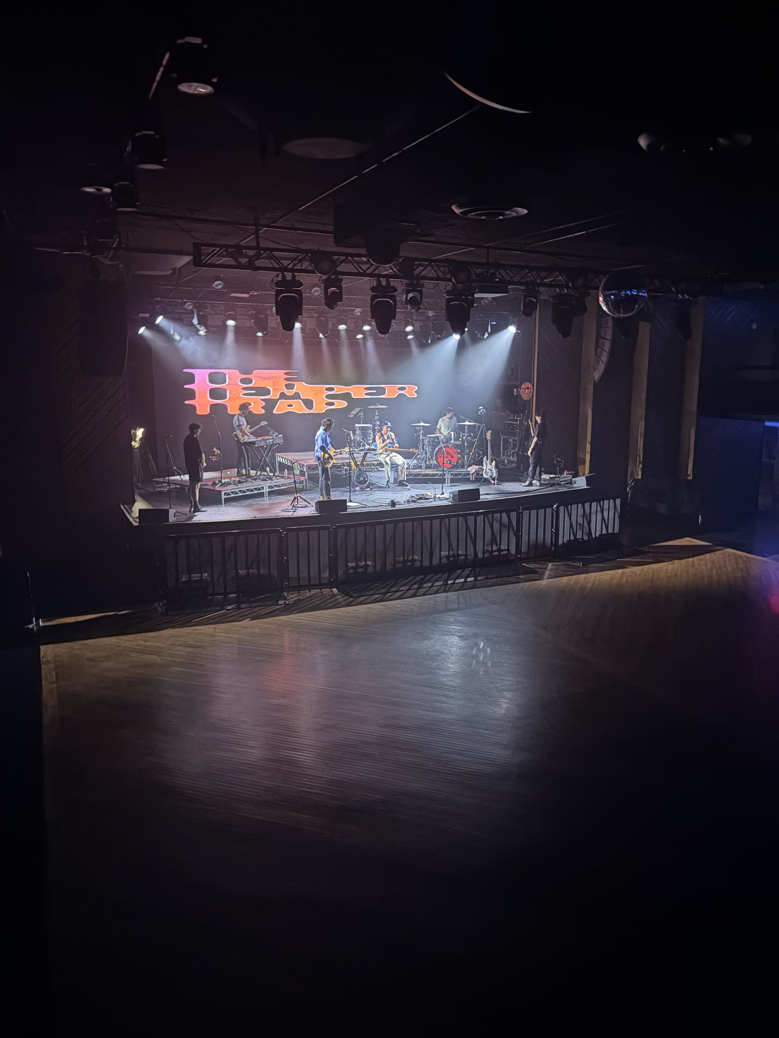 Sound Check - FOH Audio Engineer Shadowing - The Temper Trap @ The Bellwether, LA
Women's Audio Mission Intern