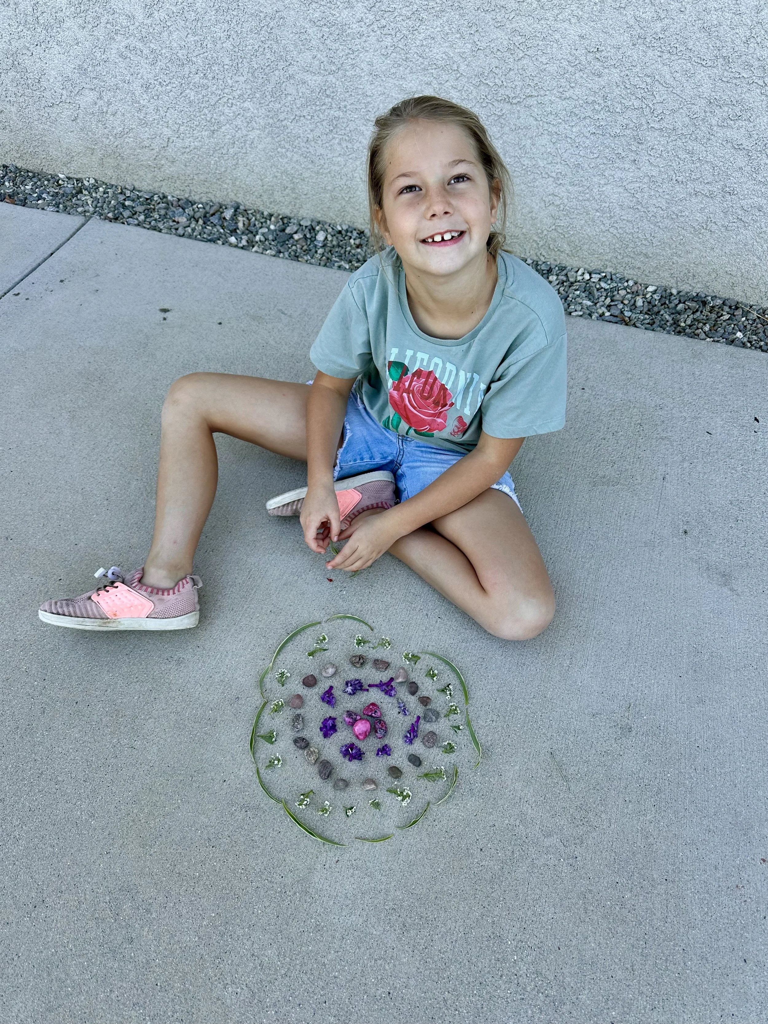 Wild Wrens make nature mandalas