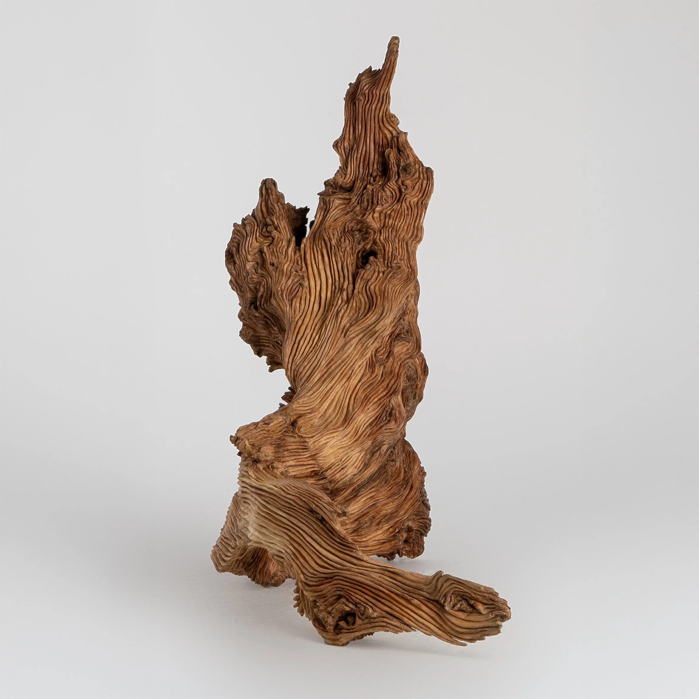 BorjaCaceres_CHRONOX_C_84x95x80_Madera rescatada_3.jpg.jpg