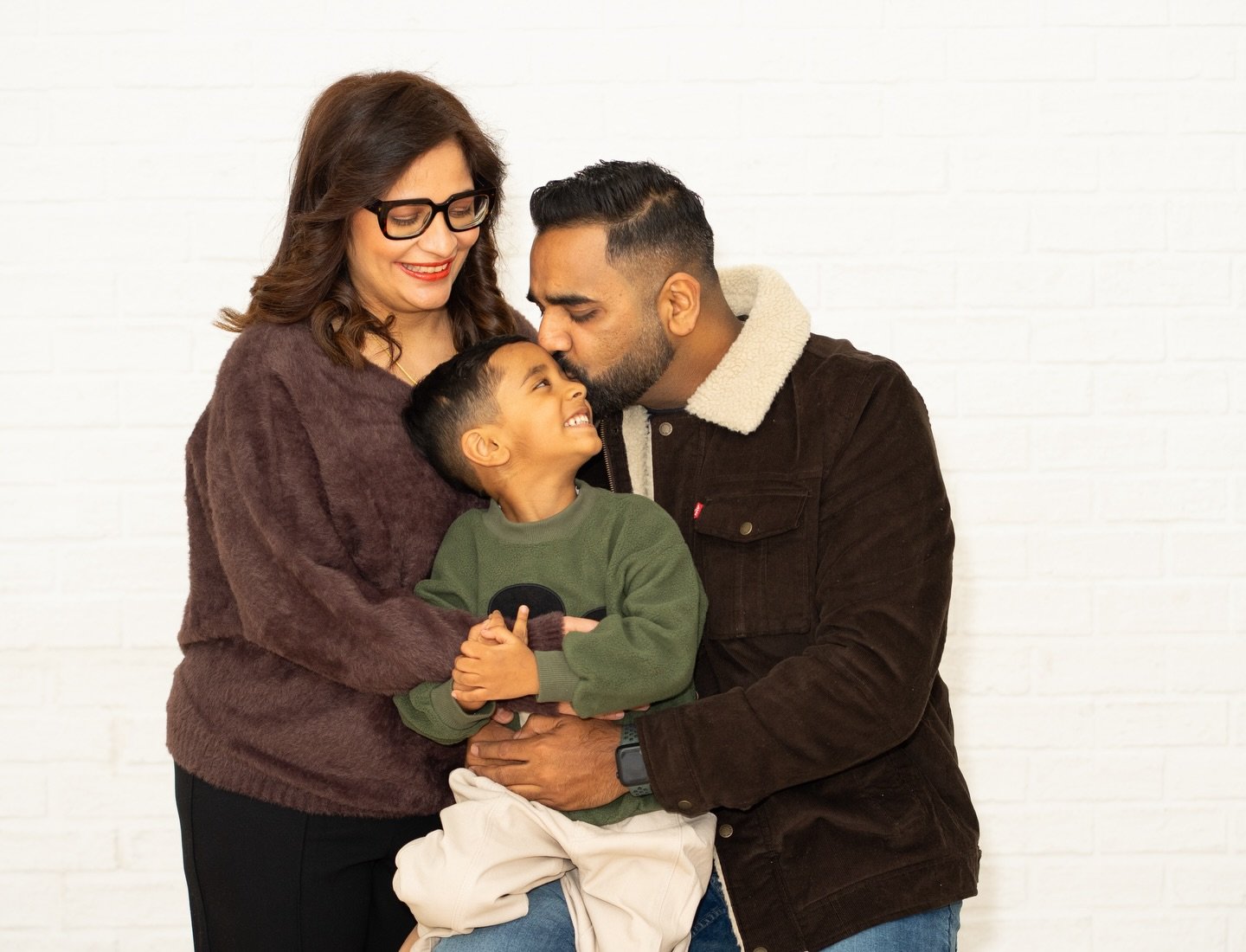 Beautiful family session I had back in December with 
@gagan_20dec