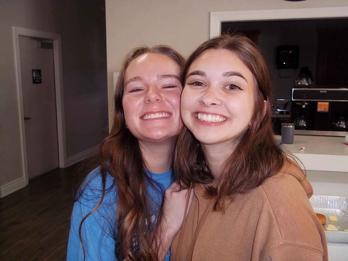 There are SO many things to be thankful for🤗🫶🏼
Join us tomorrow night for our annual worship night of the semester!🎤🎶🎧