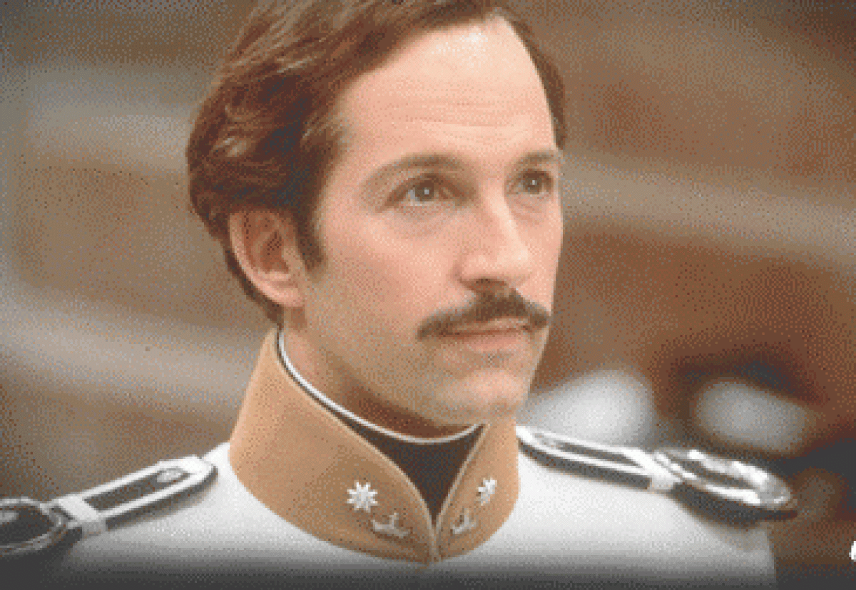 Why does Laertes Stop Wanting to Kill Hamlet in Act 5?