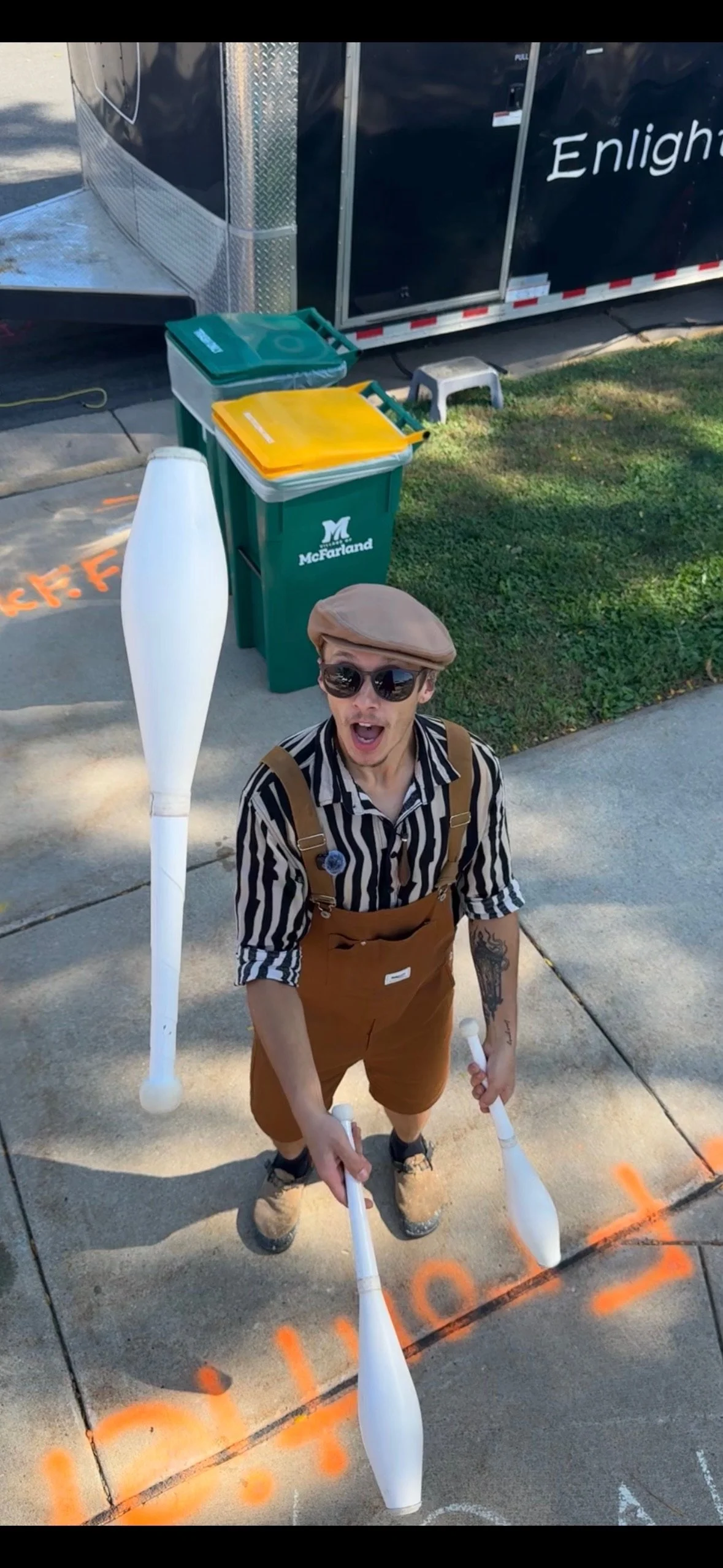 Roaming Club Jugglers (Daytime or LED Glow)