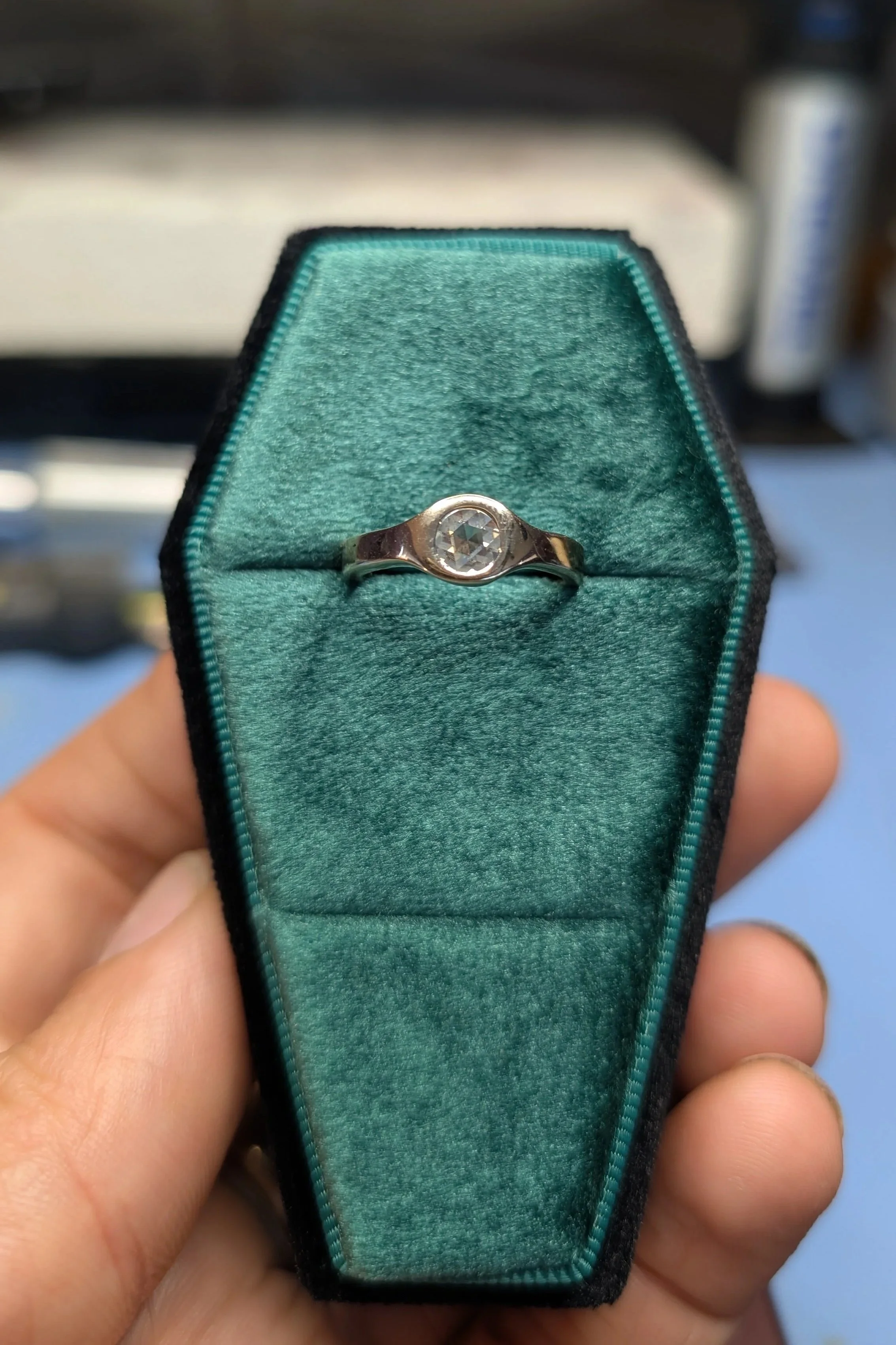 Fit band with 5mm Moissanite