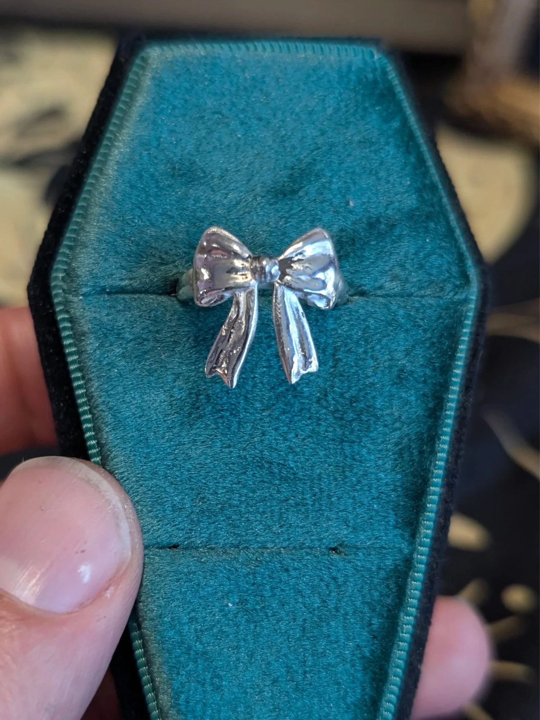 Silver-Bow-in-Coffin-Box.jpg